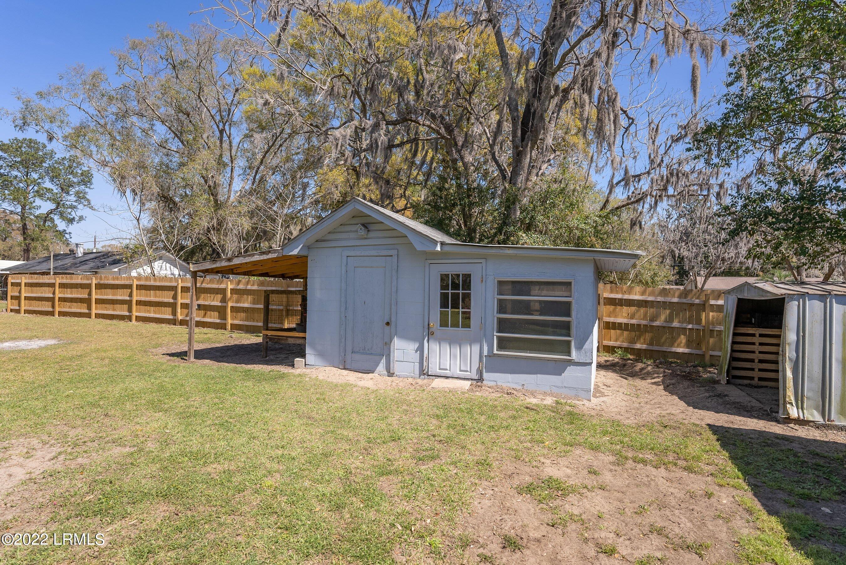 3005 Roseida Road