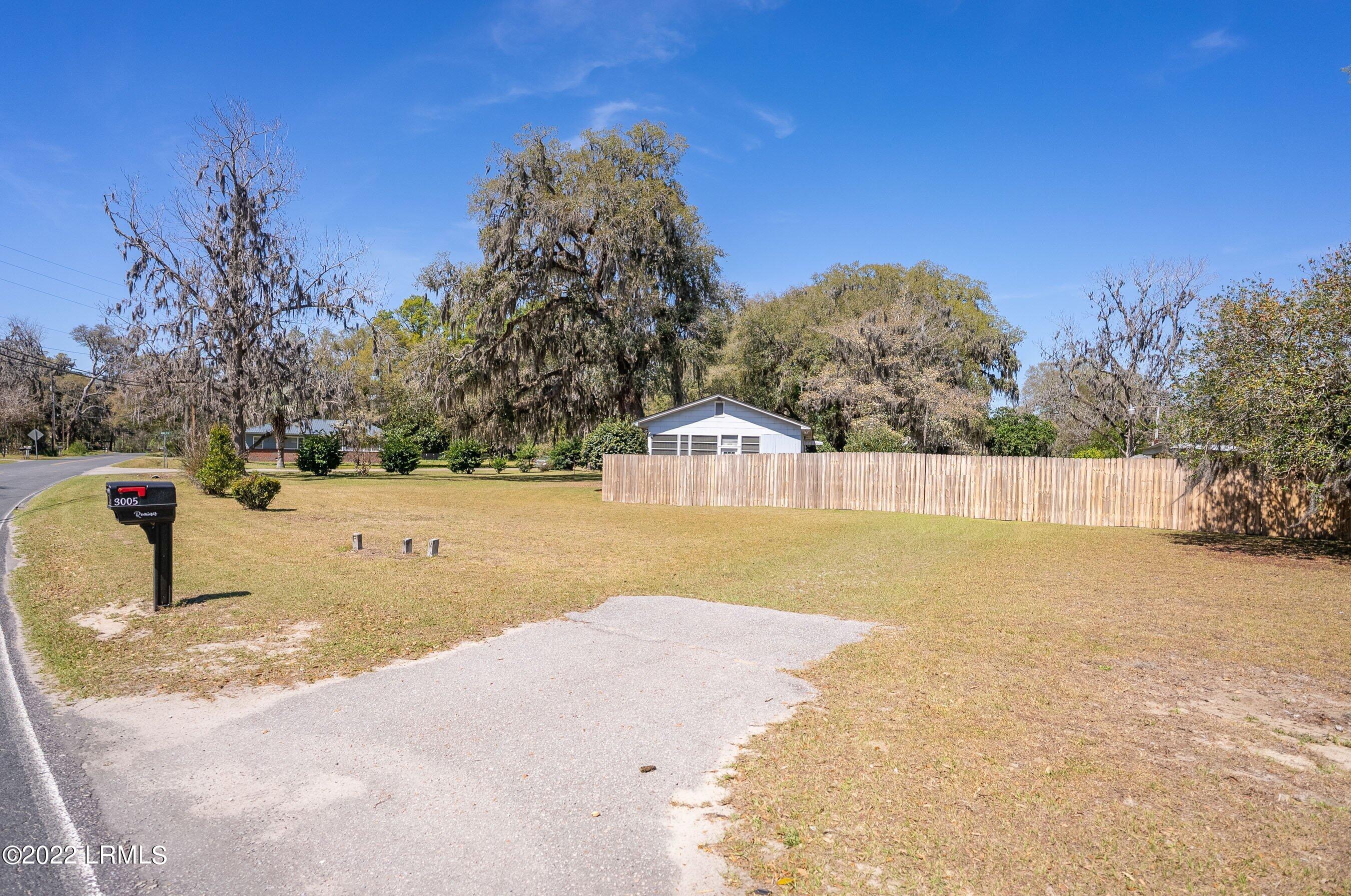 3005 Roseida Road