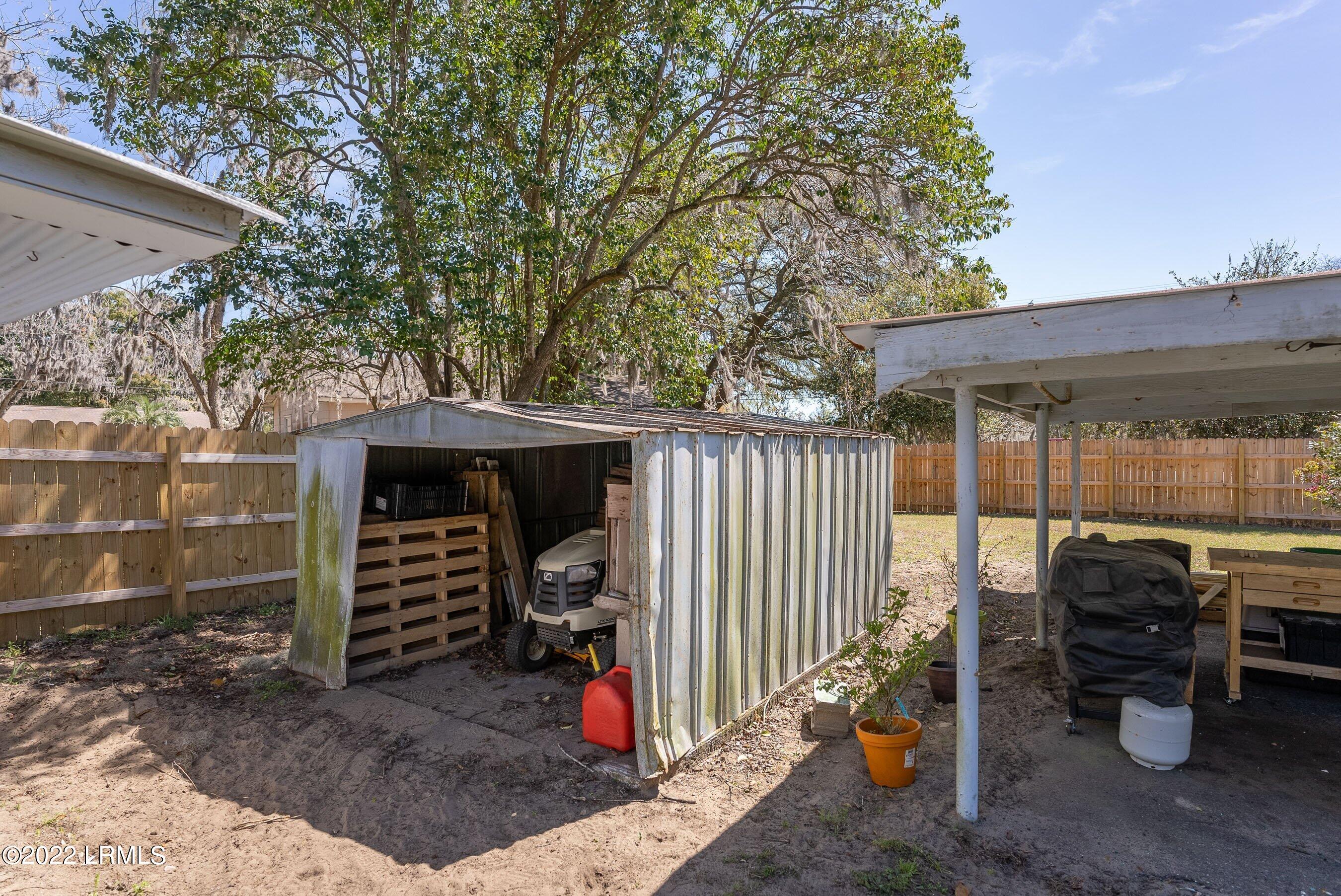3005 Roseida Road