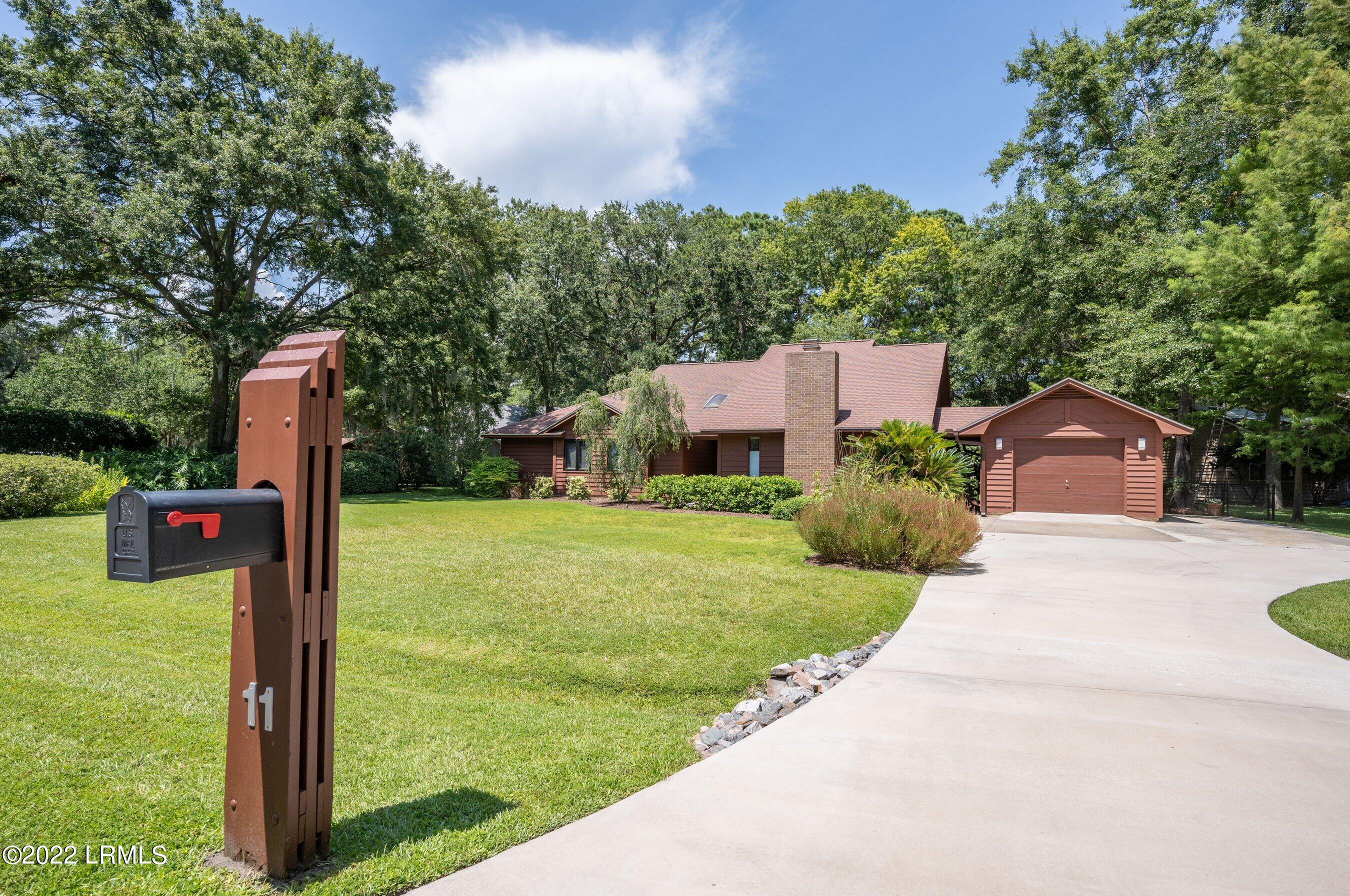 11 Chesterfield Lake Drive
