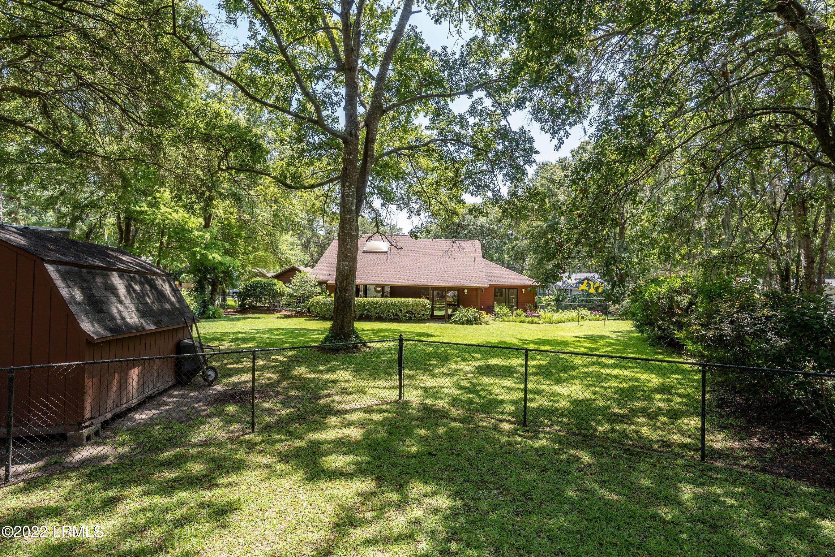 11 Chesterfield Lake Drive