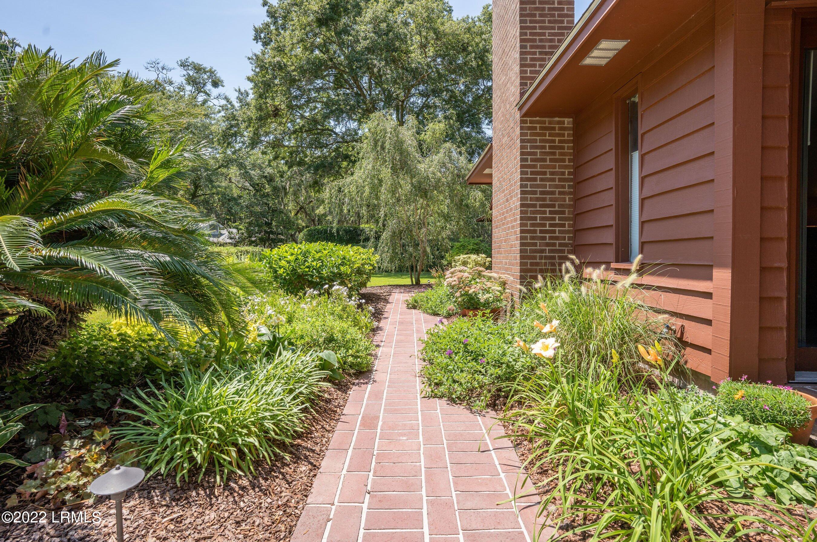 11 Chesterfield Lake Drive