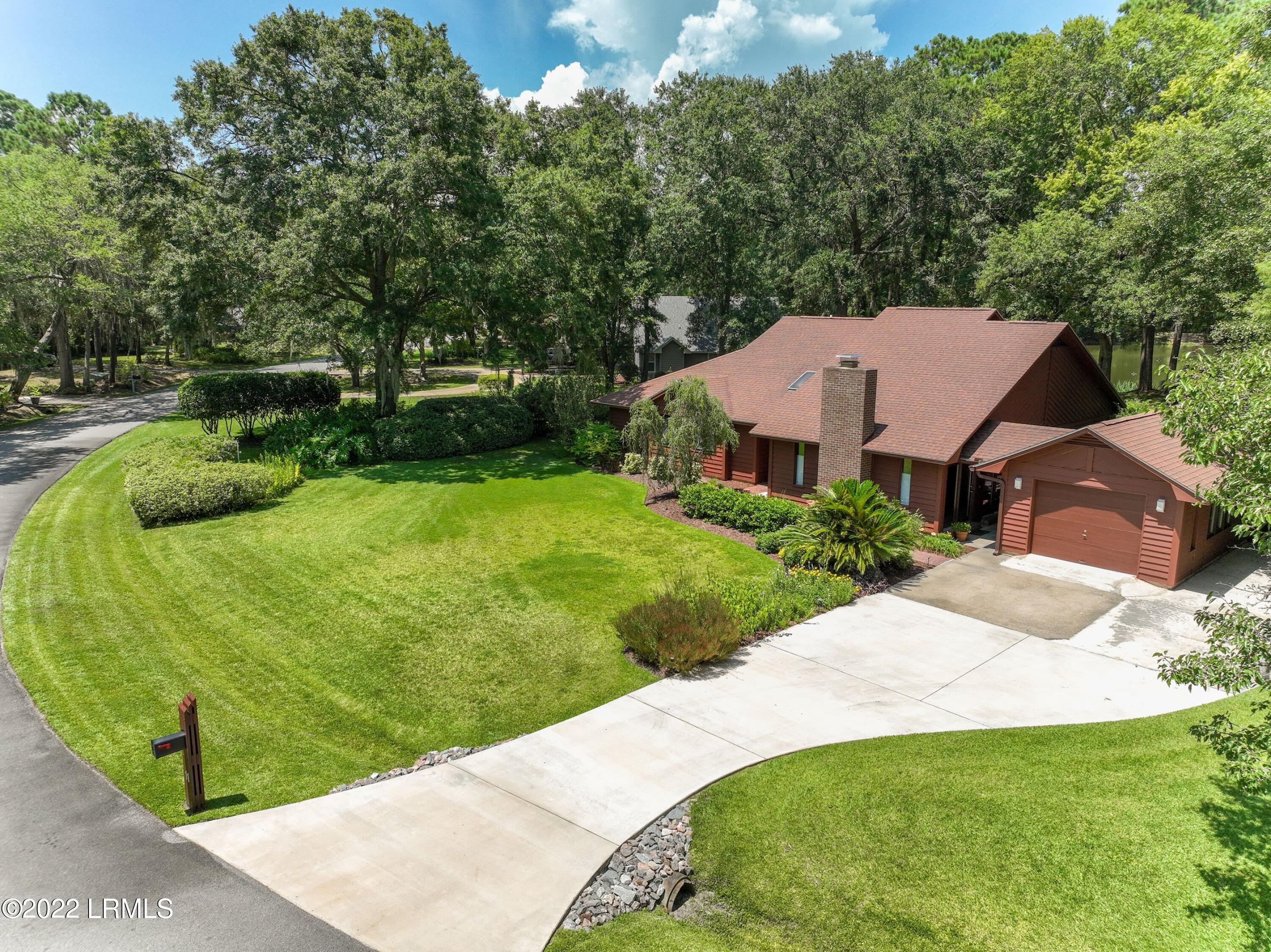 11 Chesterfield Lake Drive