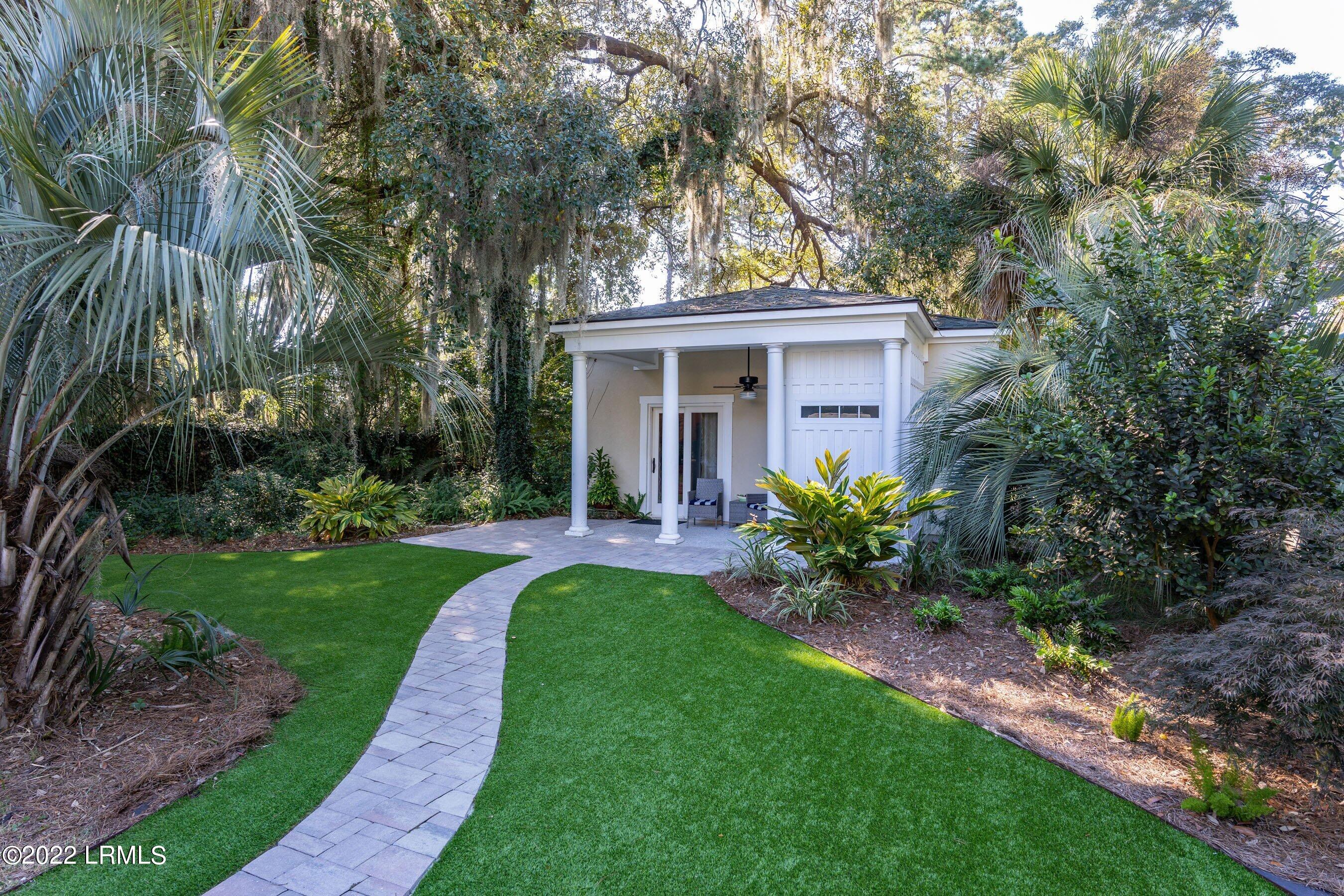 864 Ribaut Road