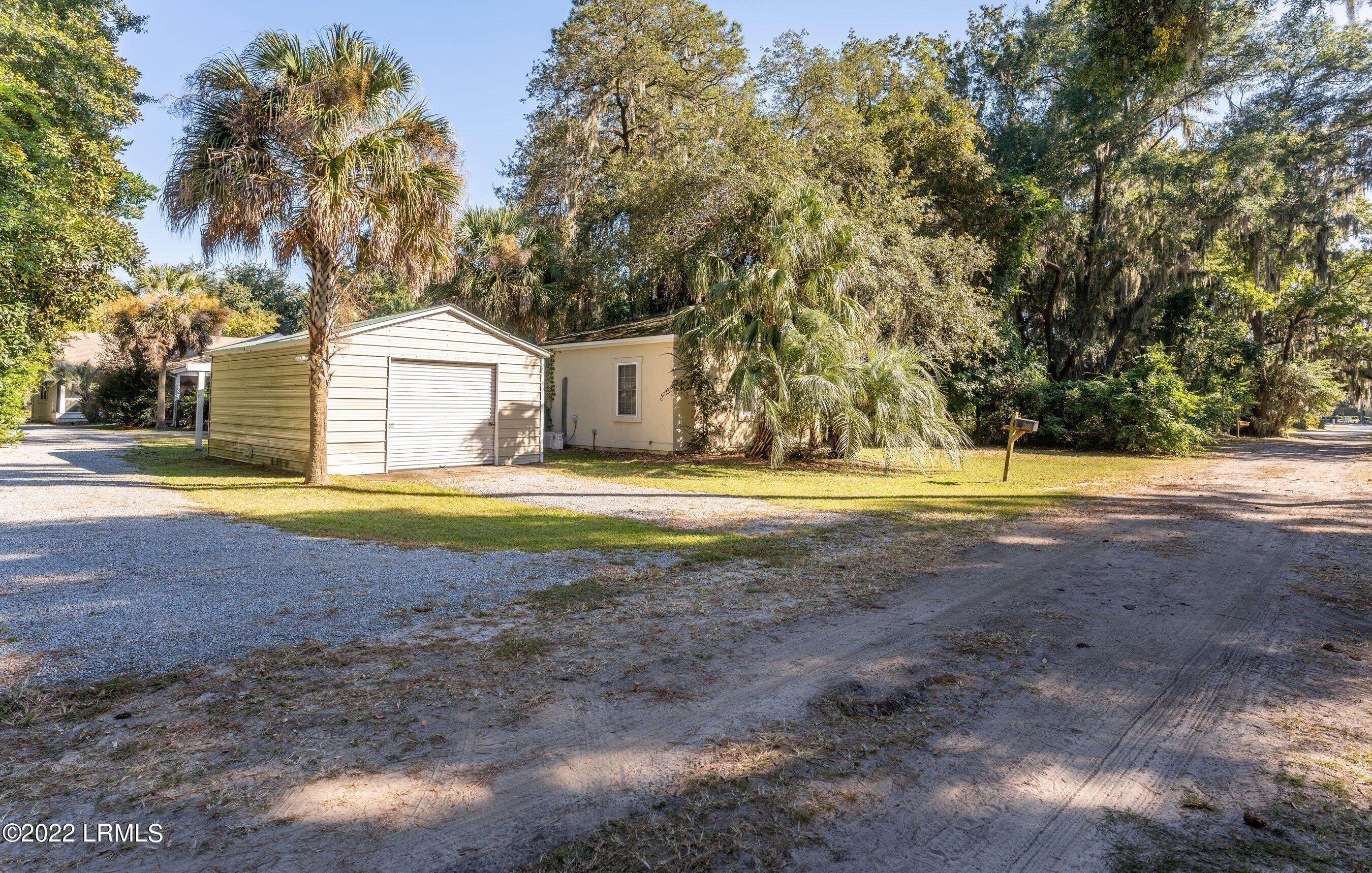 864 Ribaut Road