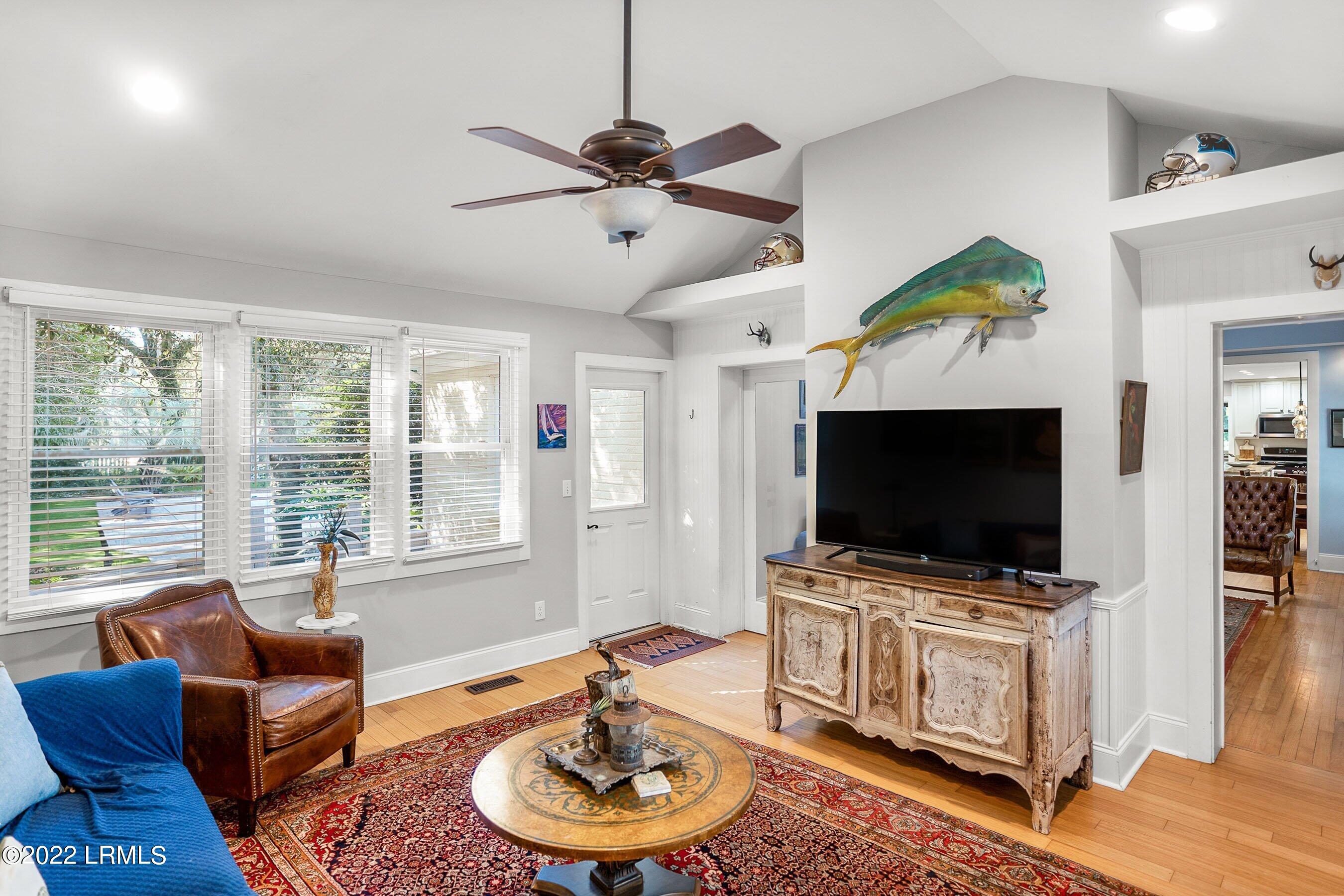 864 Ribaut Road