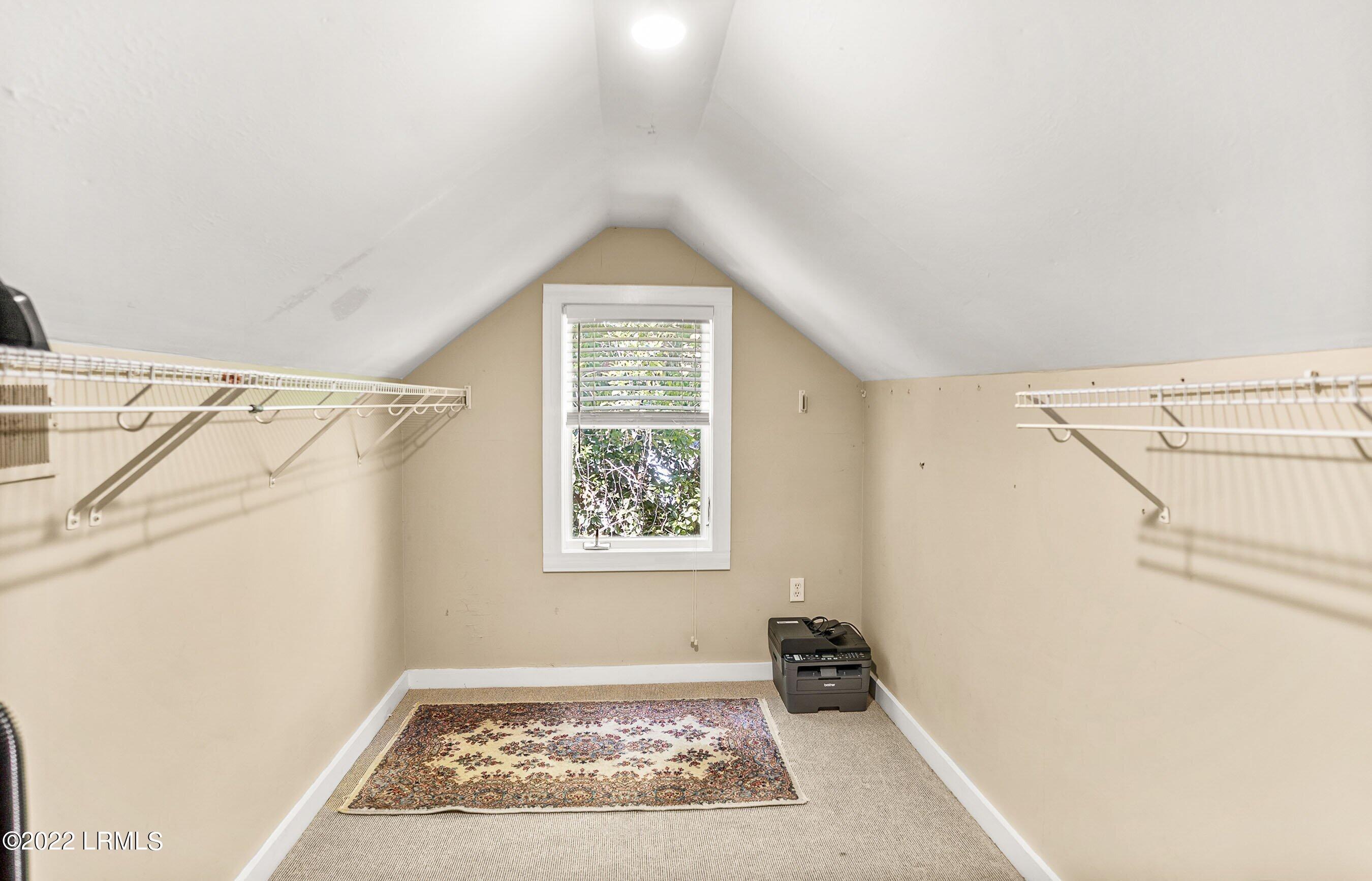 864 Ribaut Road
