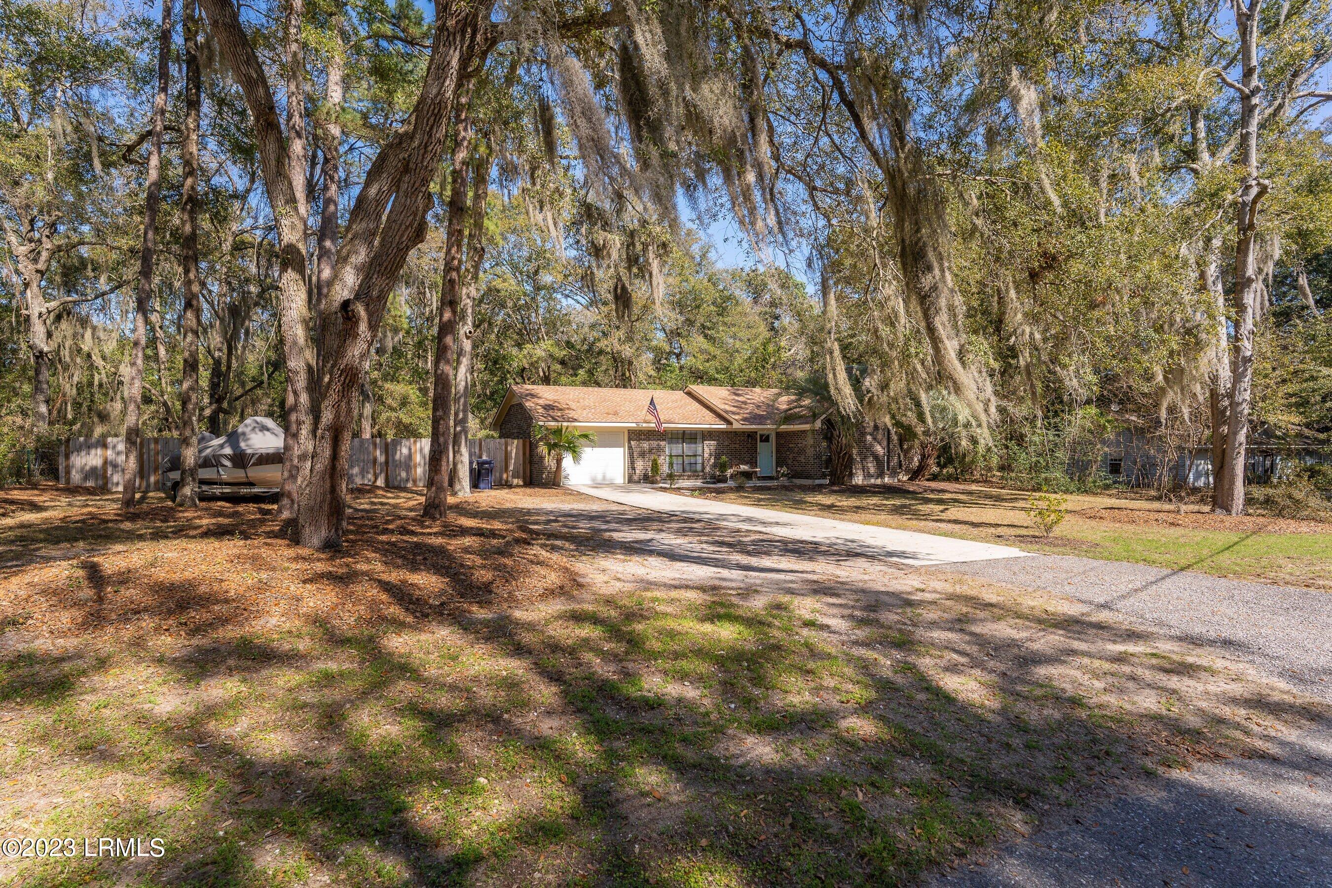 7 Woodbine Drive