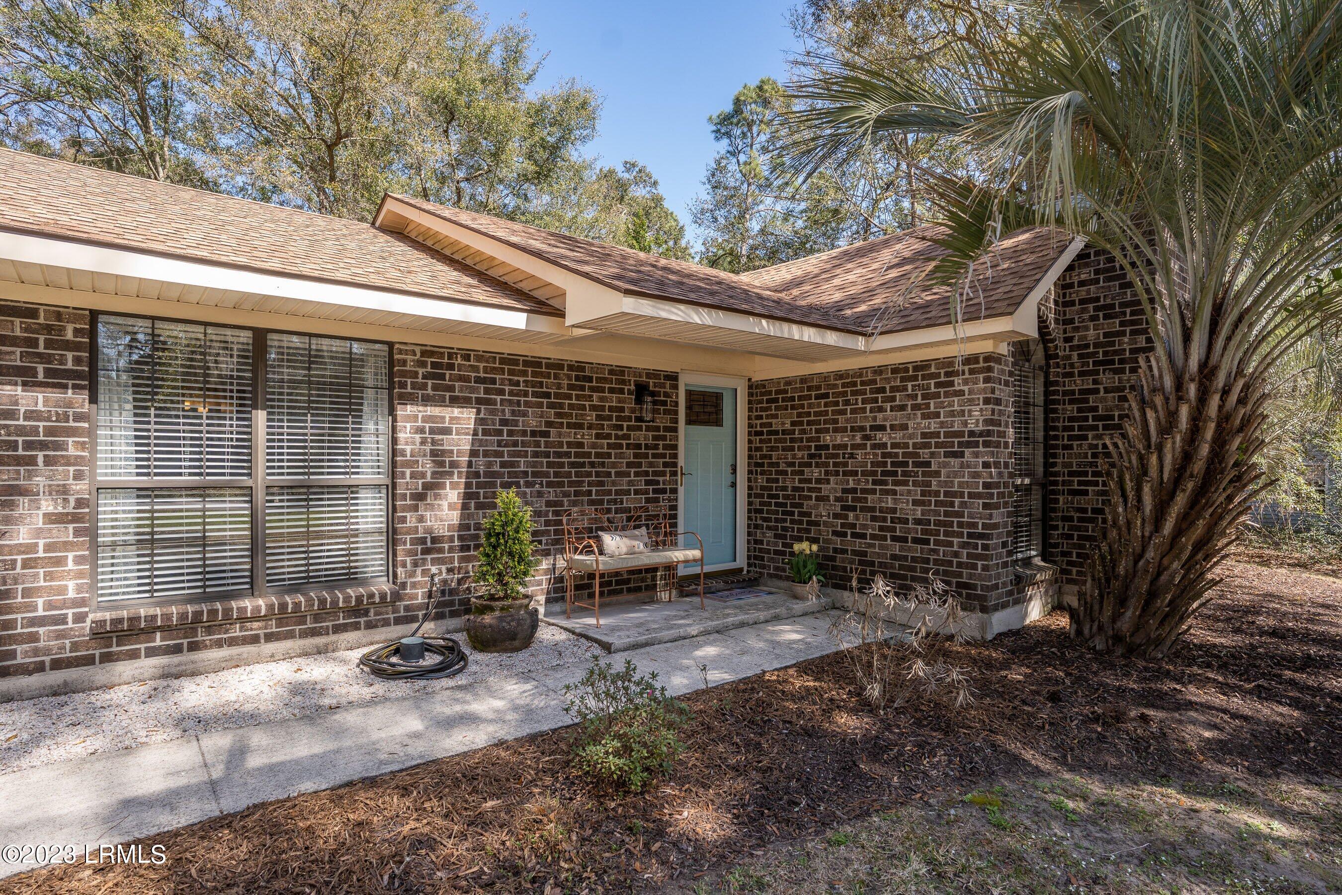 7 Woodbine Drive