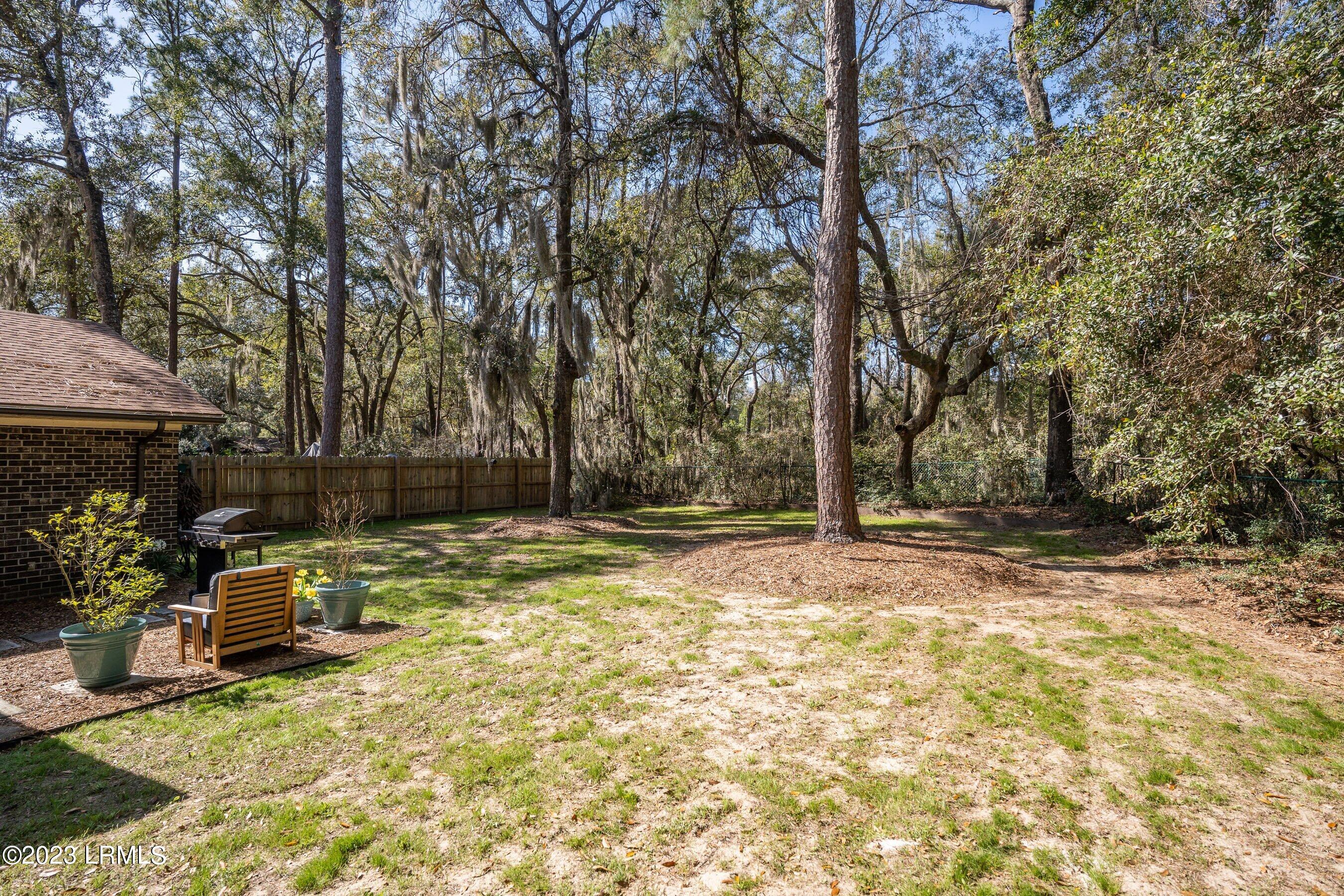 7 Woodbine Drive