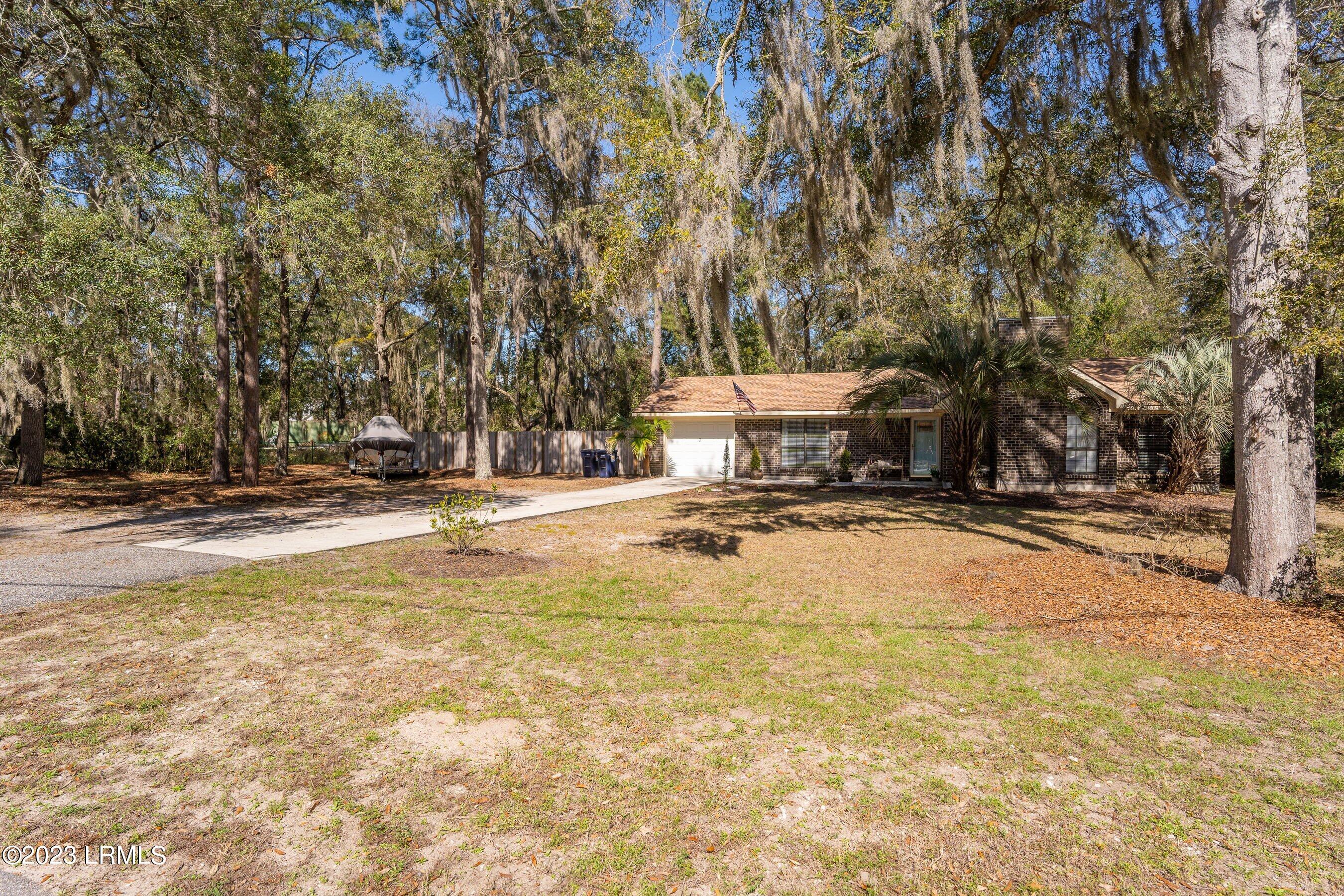 7 Woodbine Drive