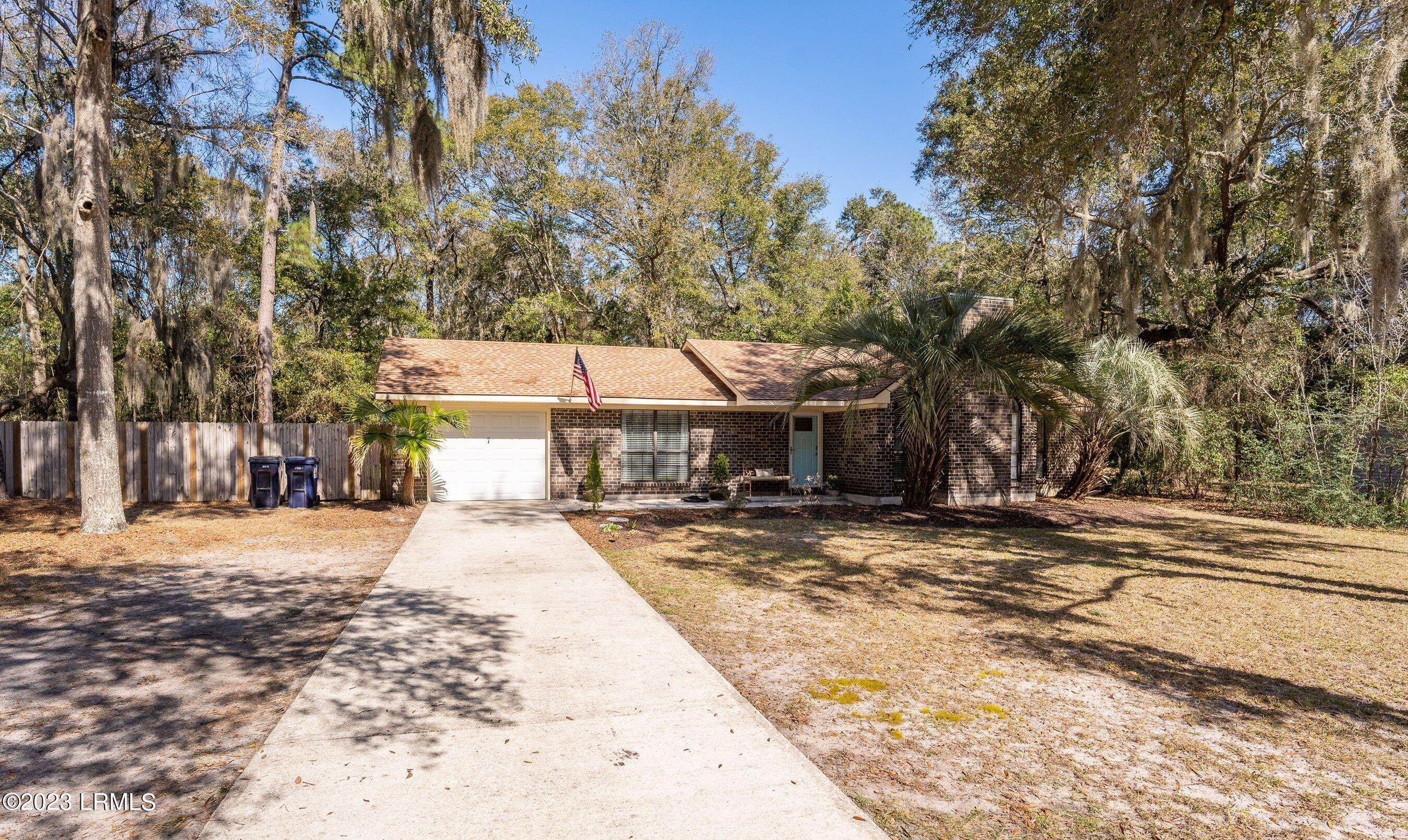 7 Woodbine Drive