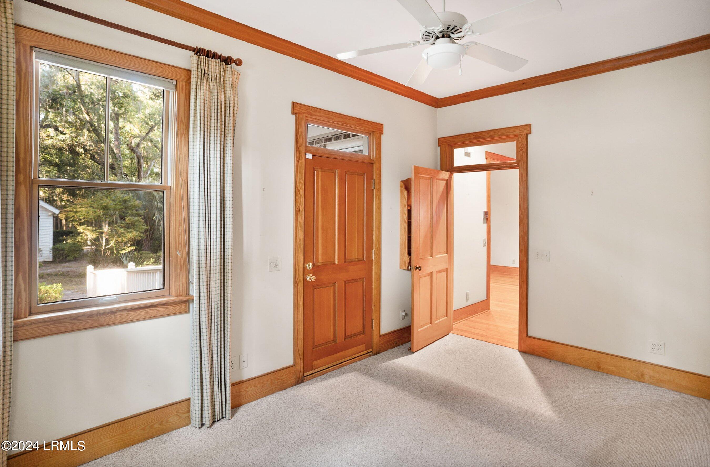 33 Newpoint Road