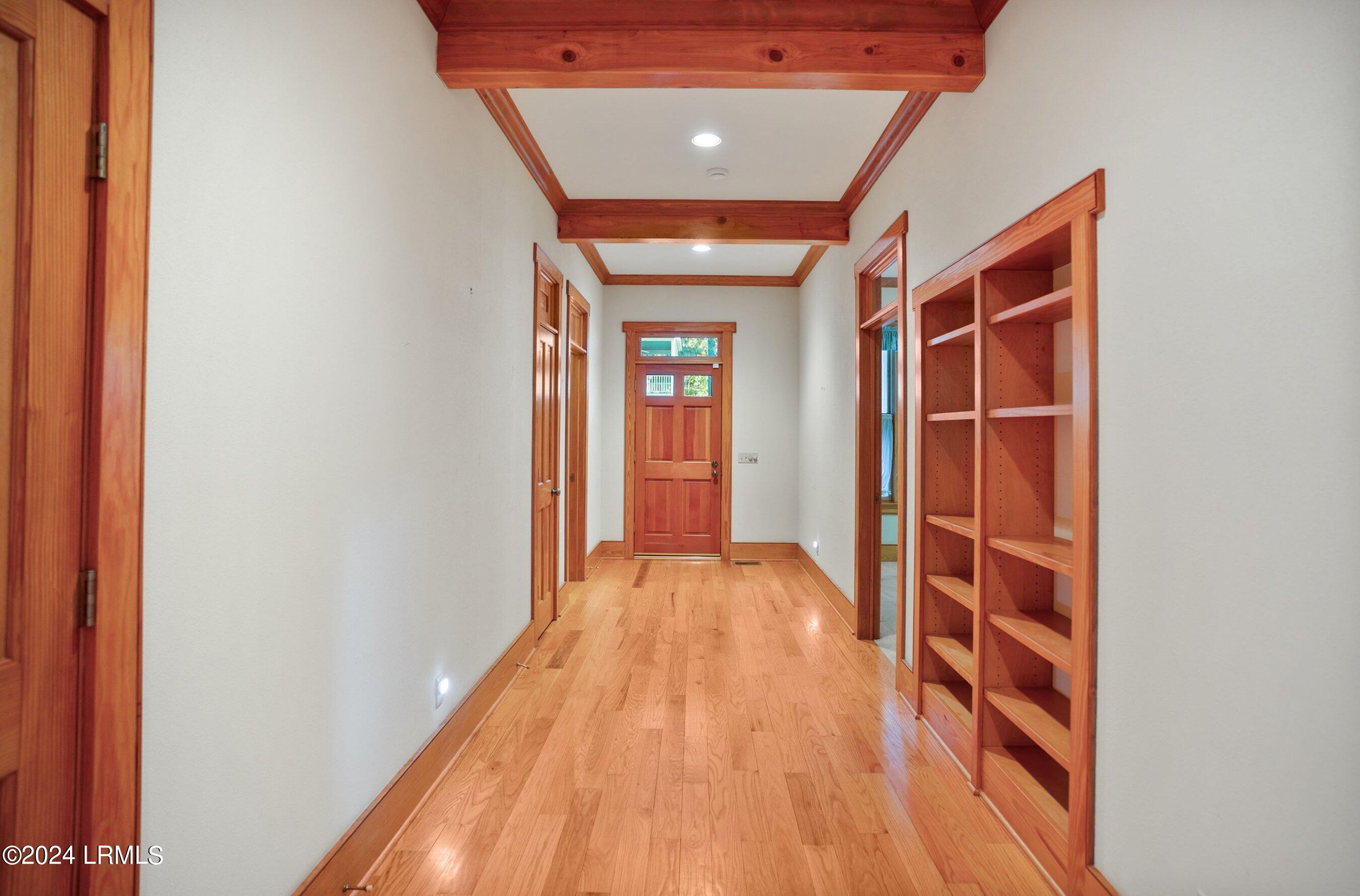 33 Newpoint Road