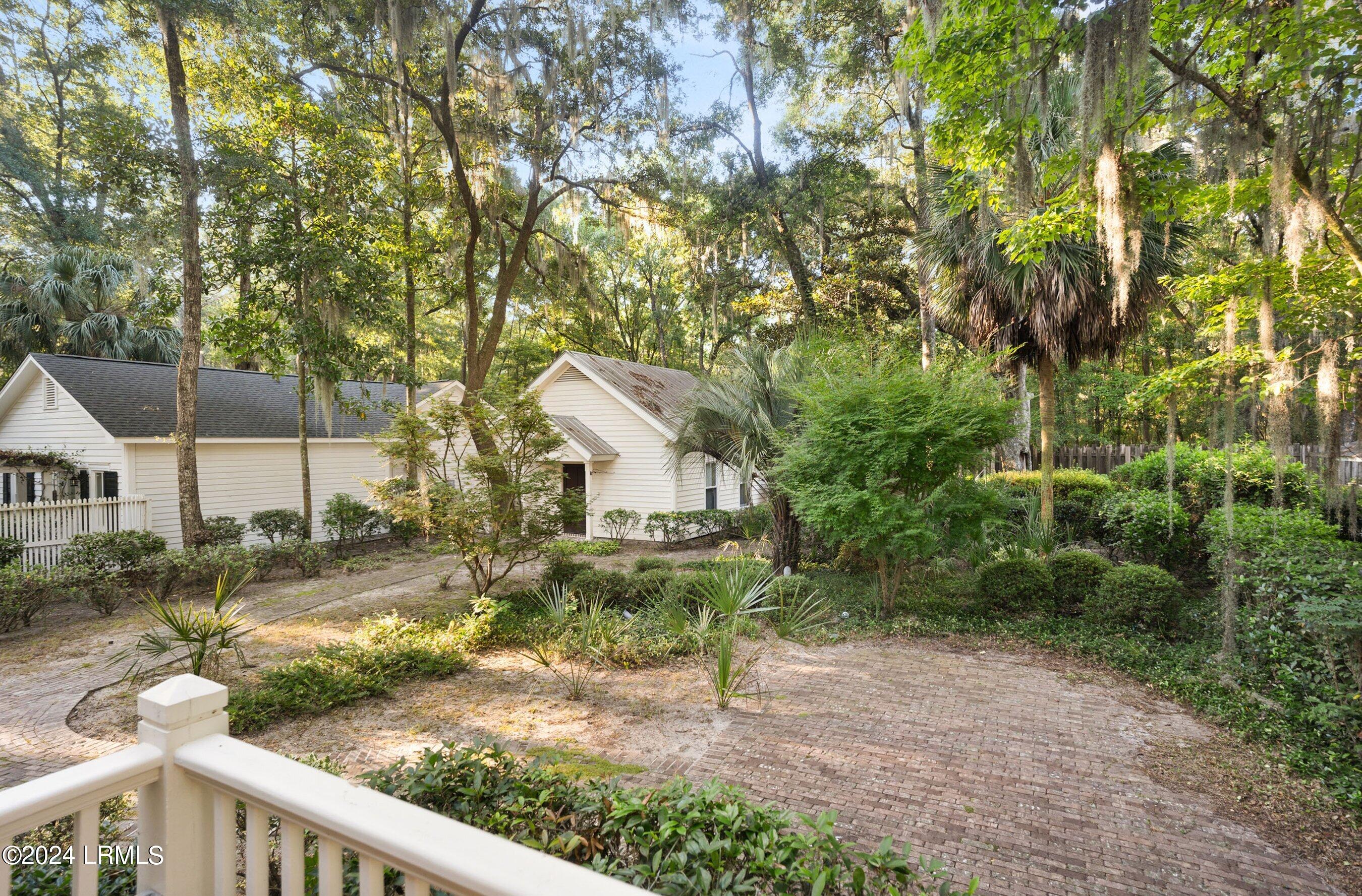 33 Newpoint Road