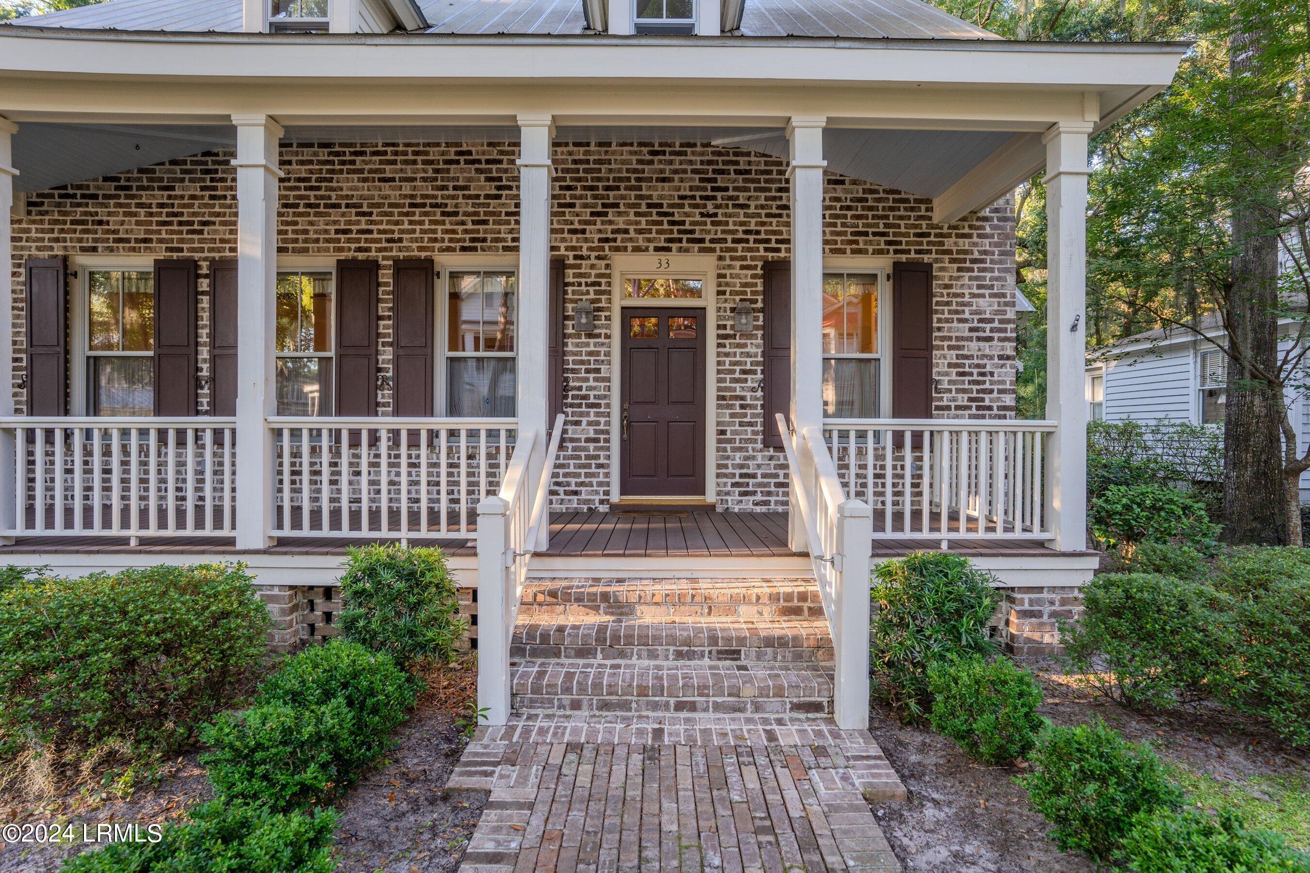 33 Newpoint Road