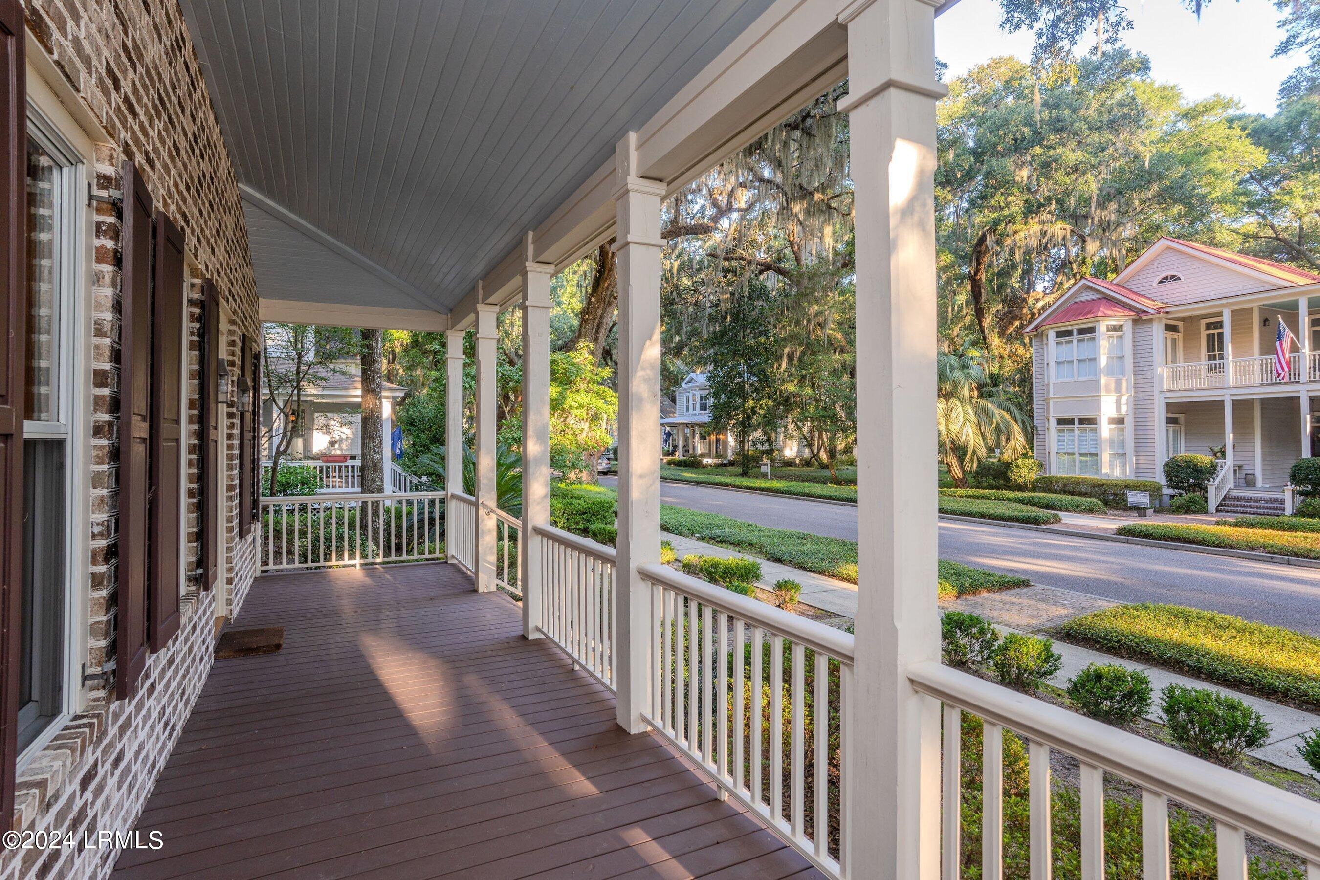 33 Newpoint Road