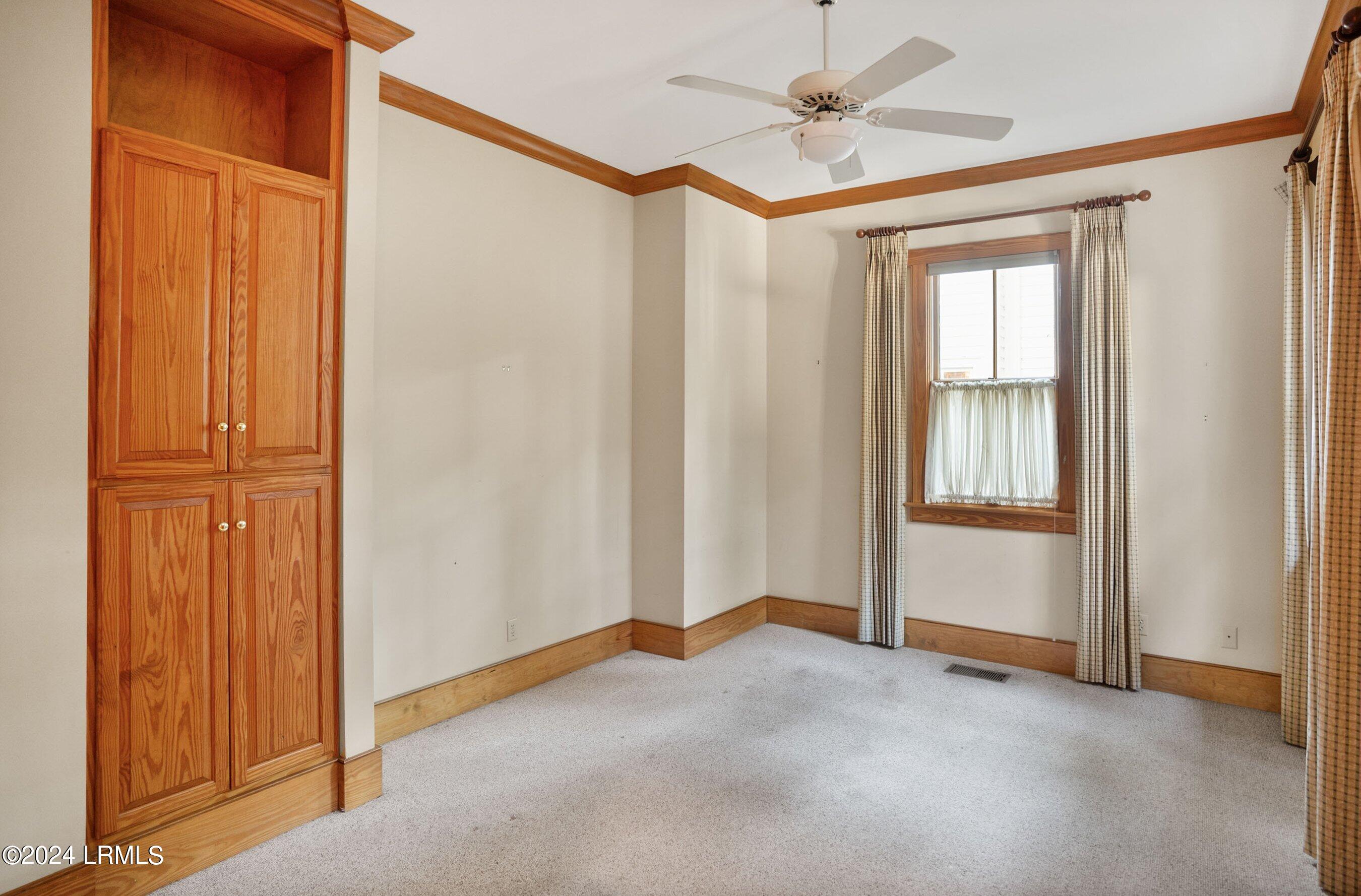 33 Newpoint Road