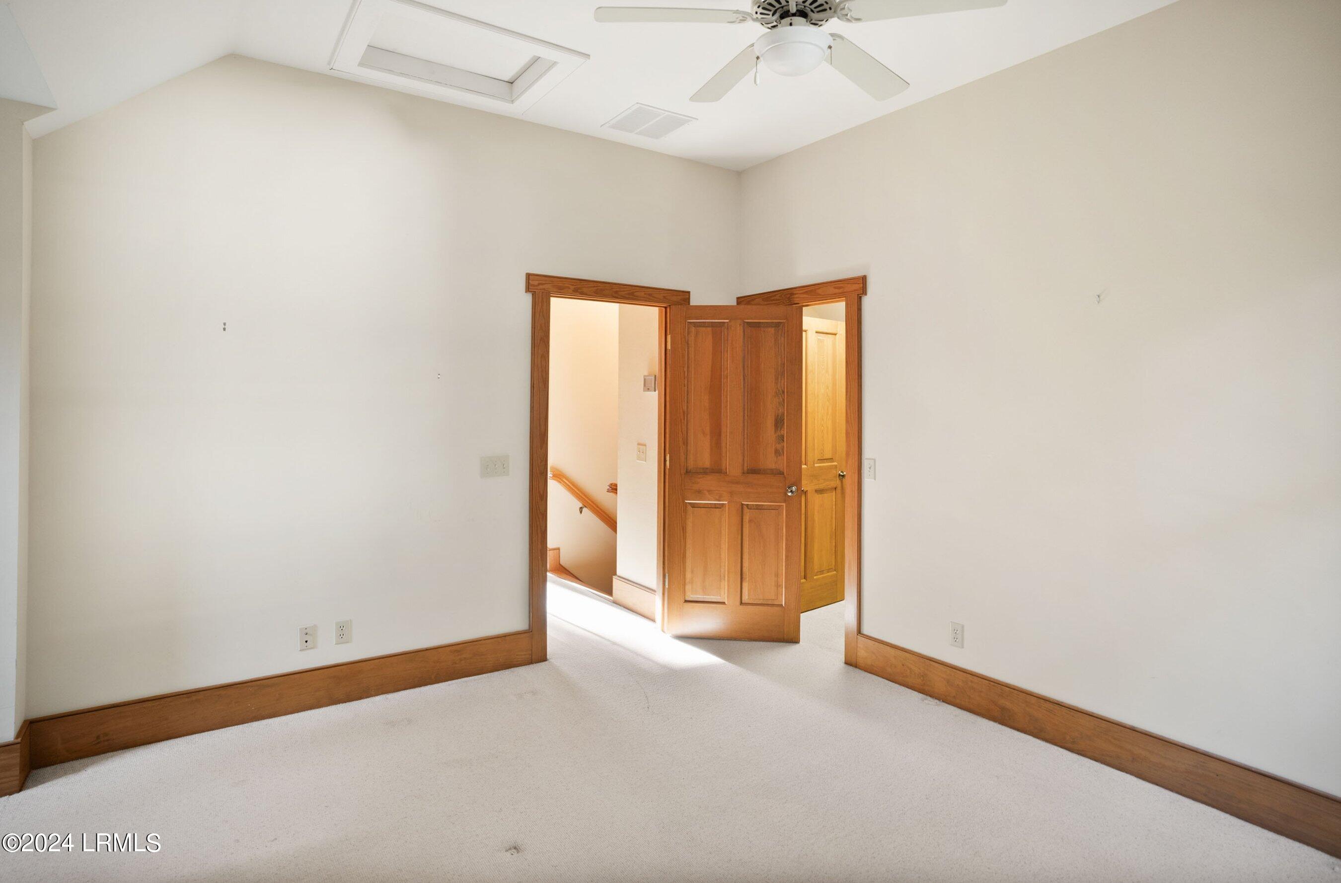33 Newpoint Road