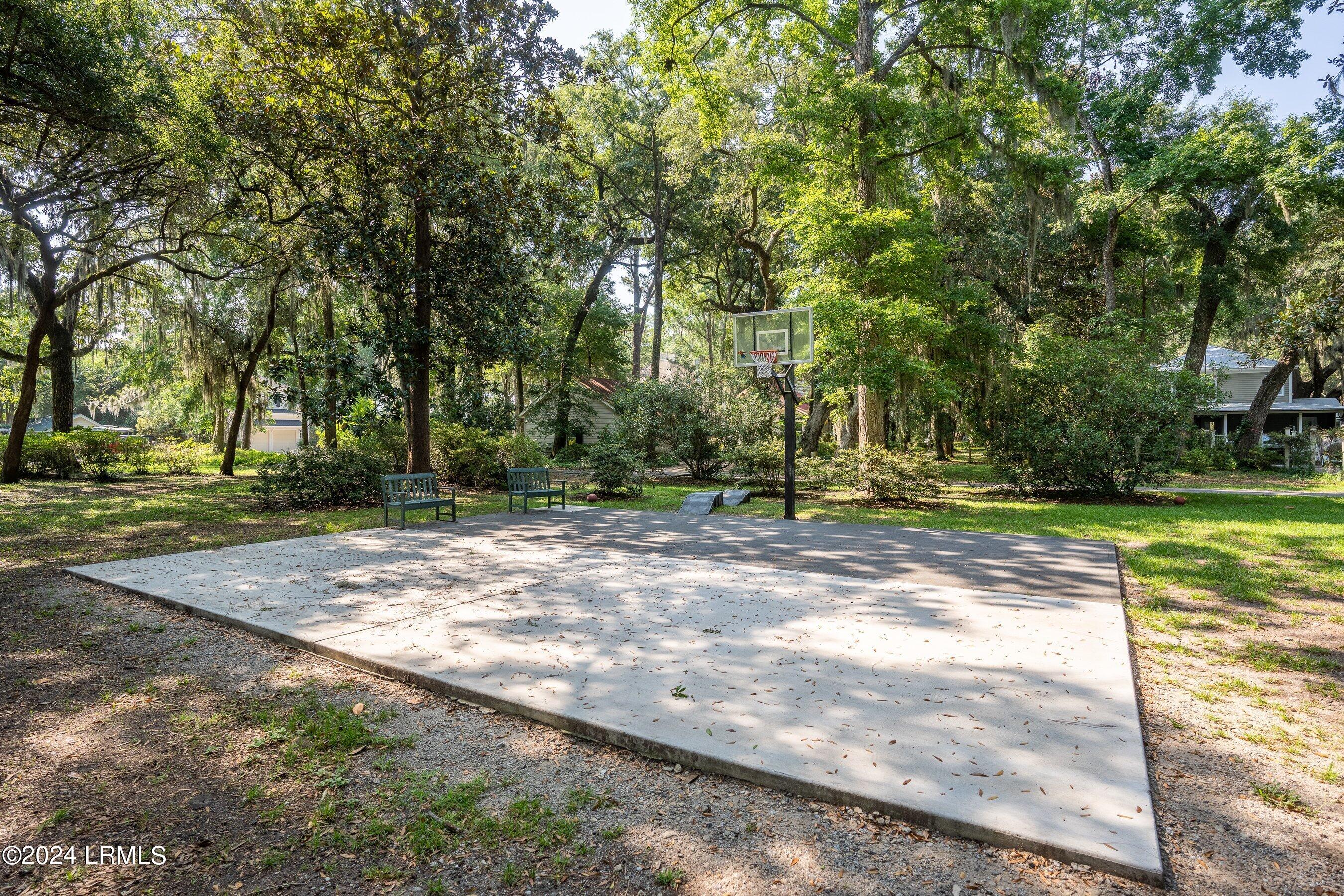 33 Newpoint Road