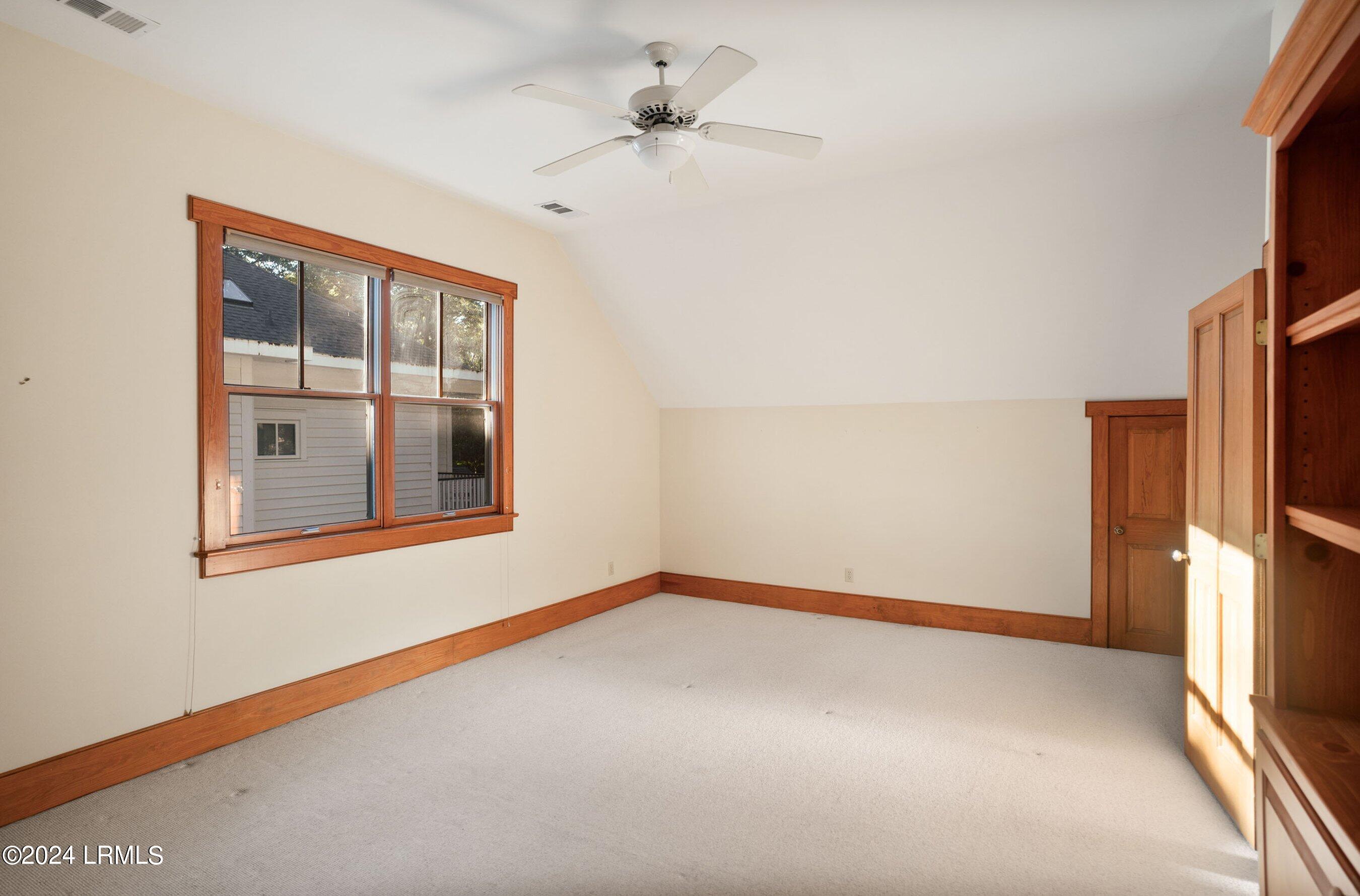 33 Newpoint Road