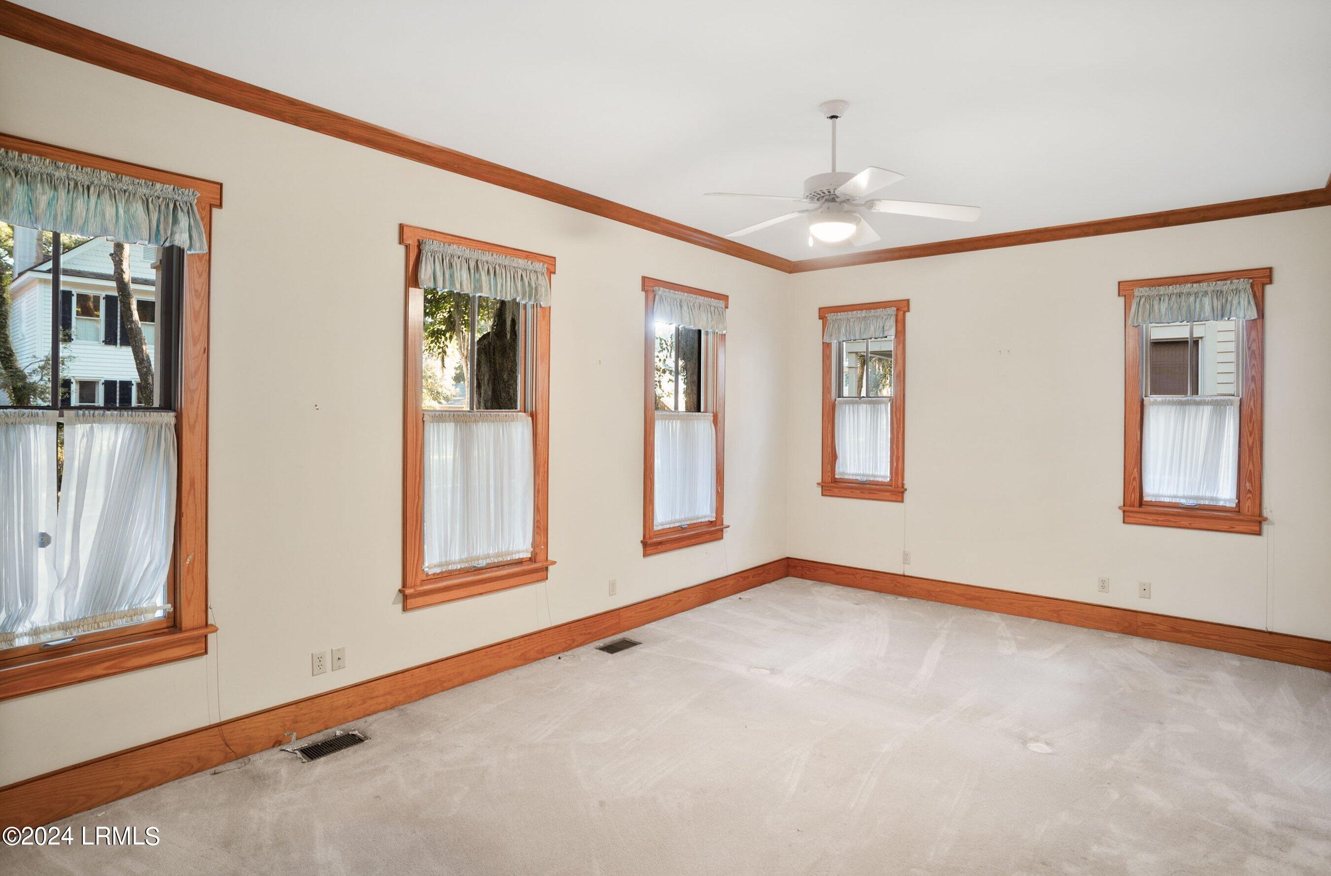 33 Newpoint Road