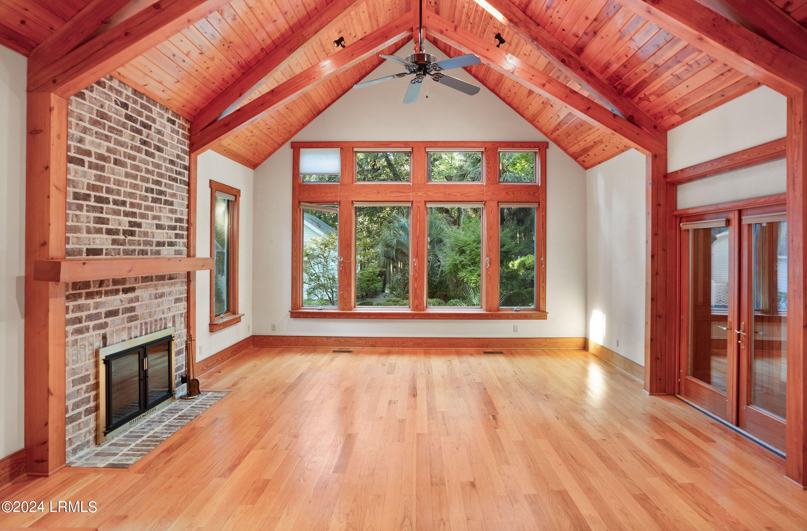33 Newpoint Road