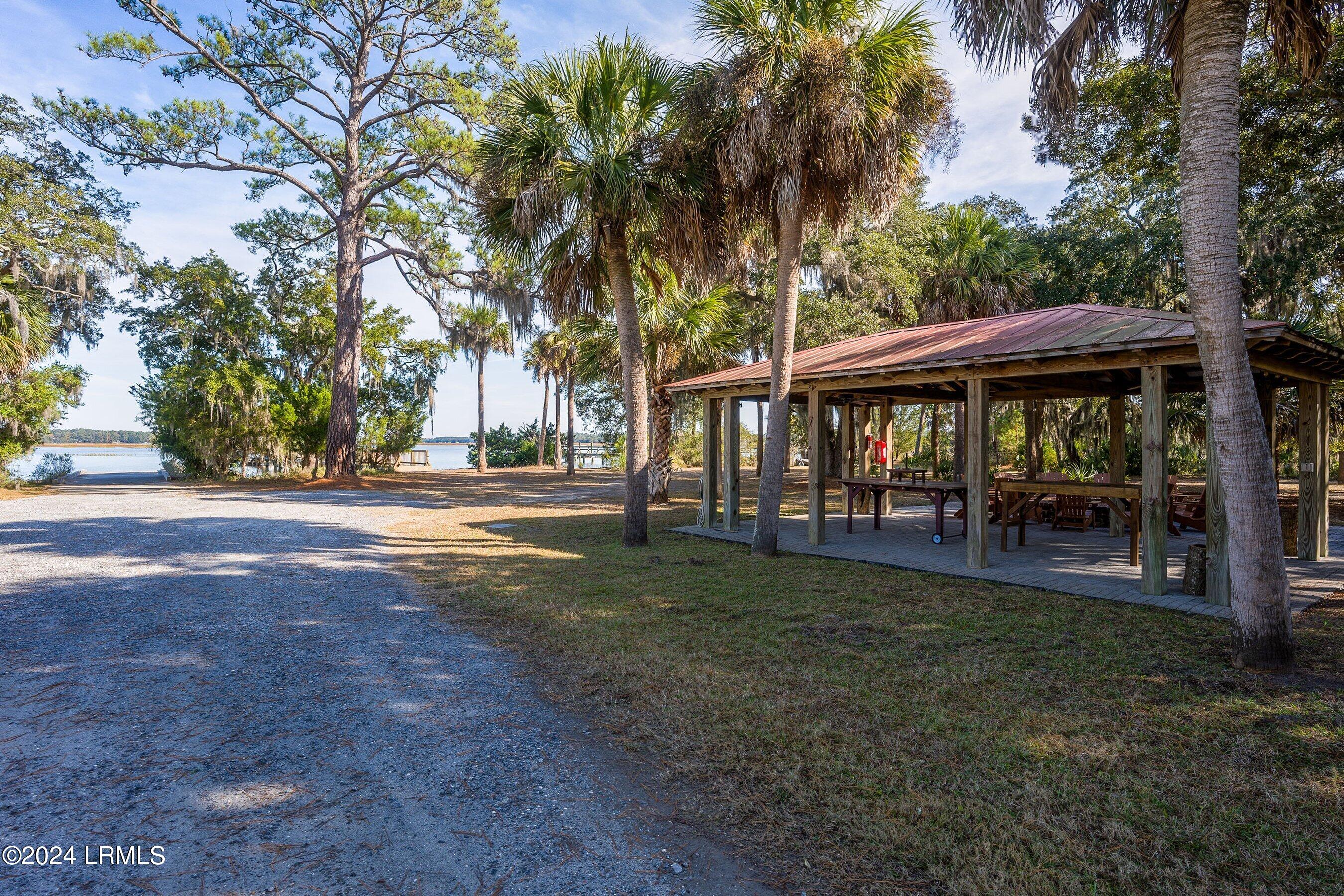 38 Net Weavers Place, St. Helena Island