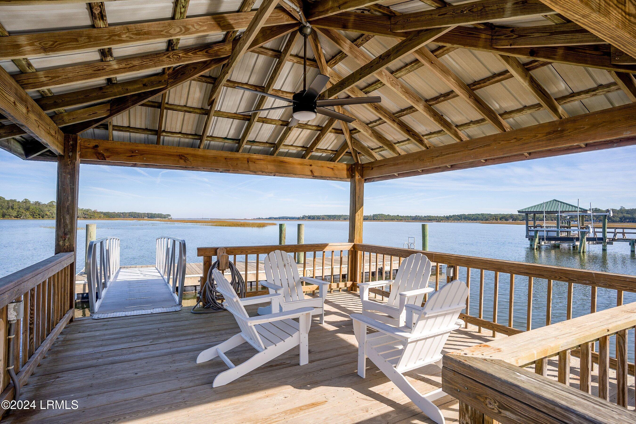 38 Net Weavers Place, St. Helena Island