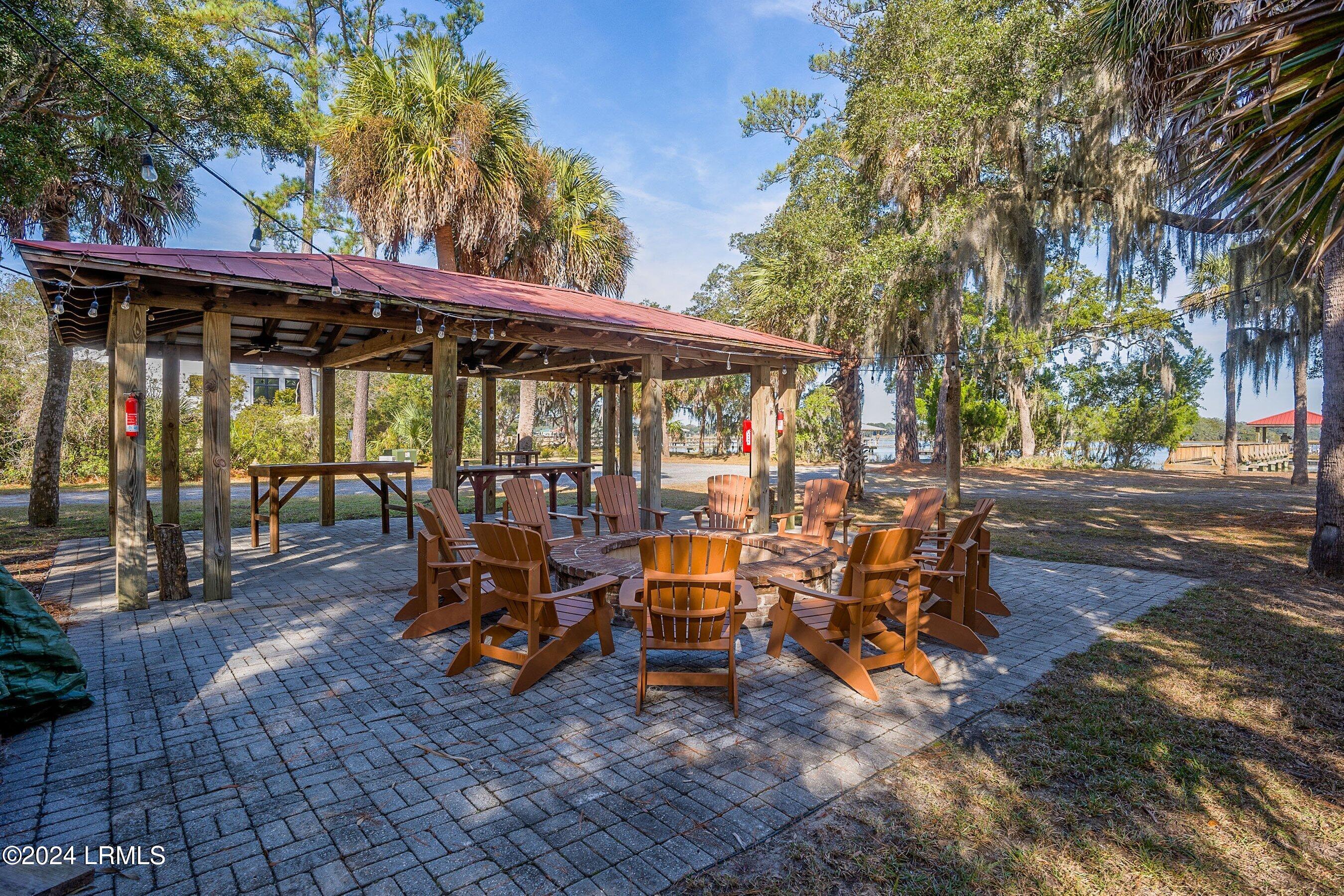 38 Net Weavers Place, St. Helena Island