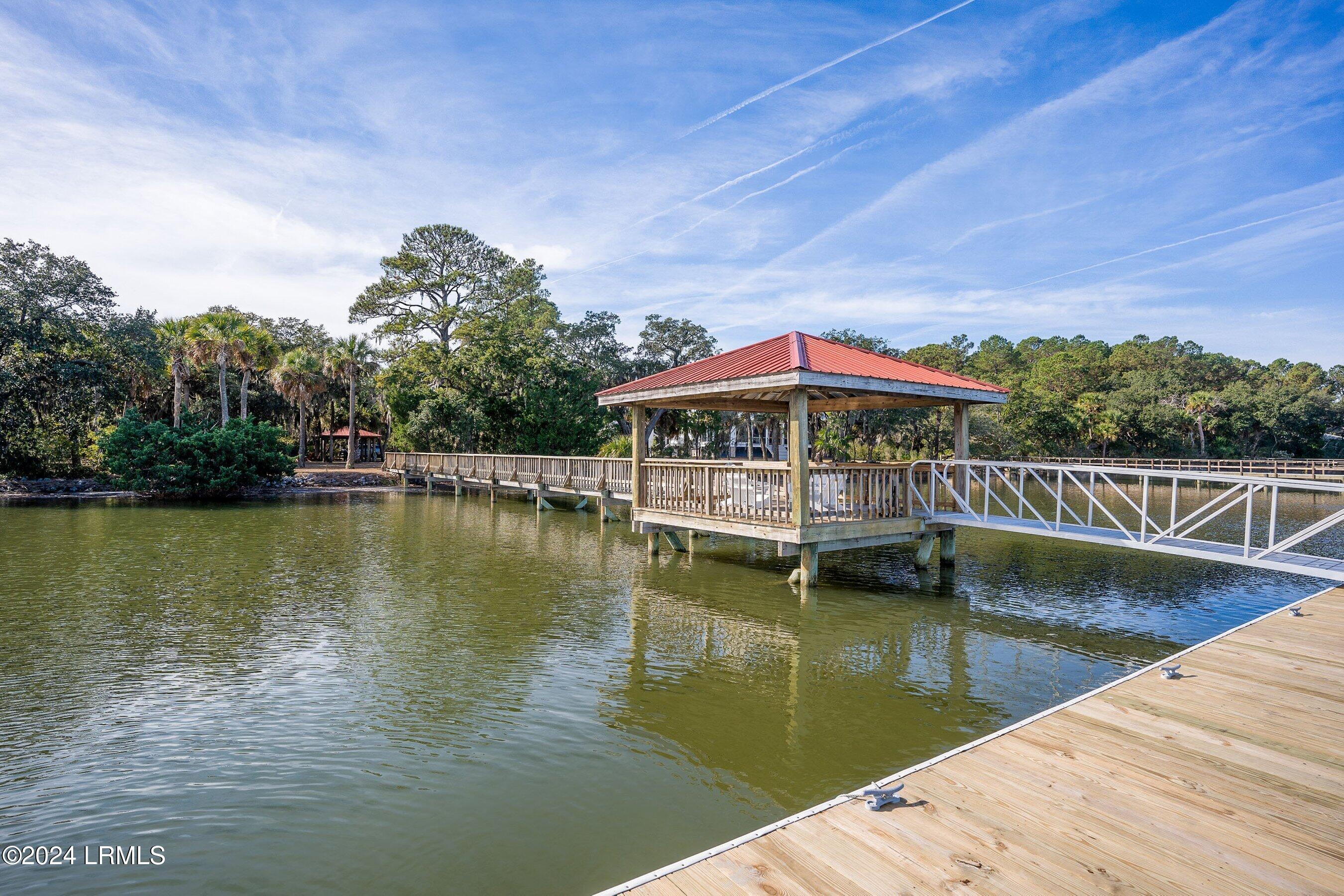 38 Net Weavers Place, St. Helena Island