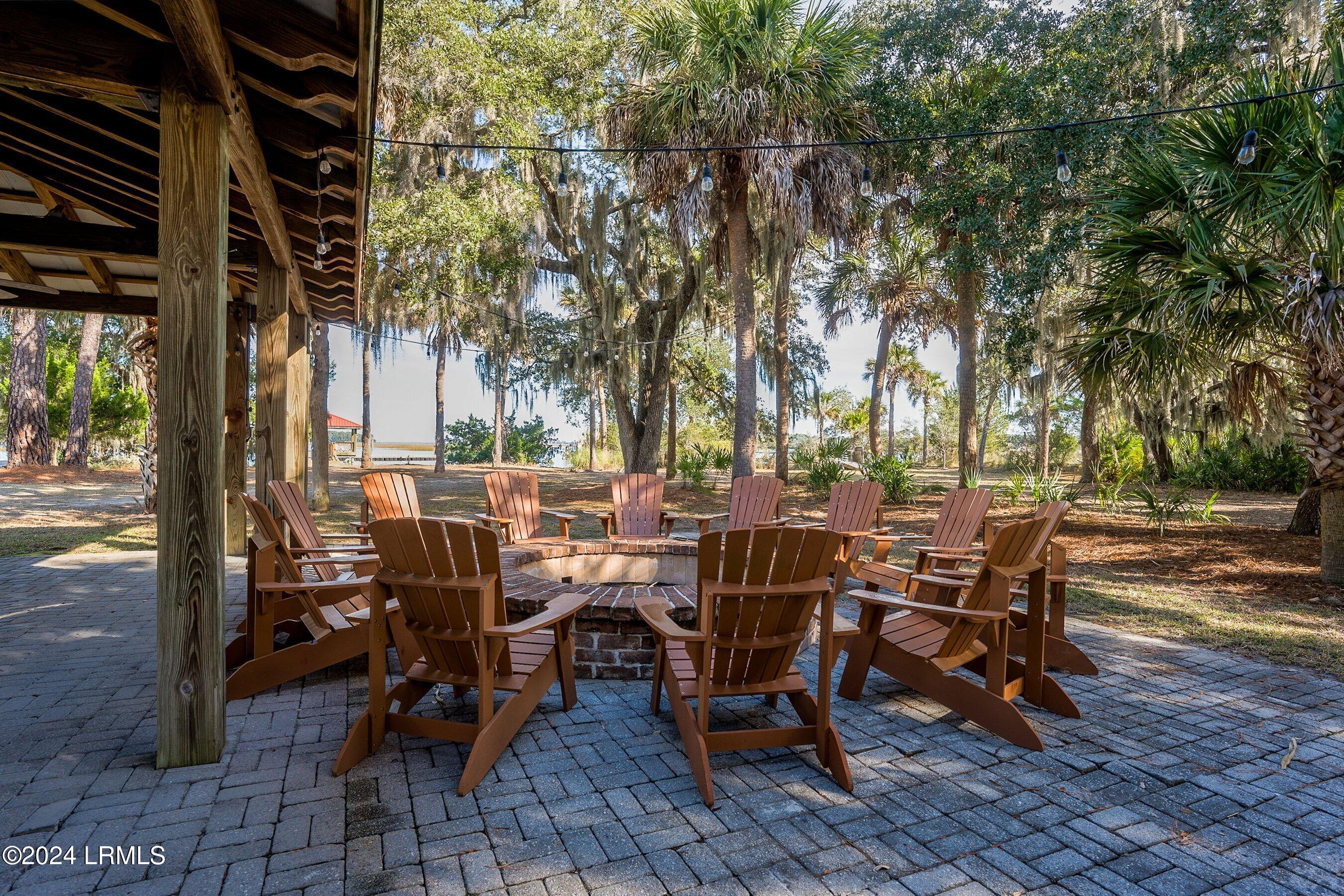 38 Net Weavers Place, St. Helena Island
