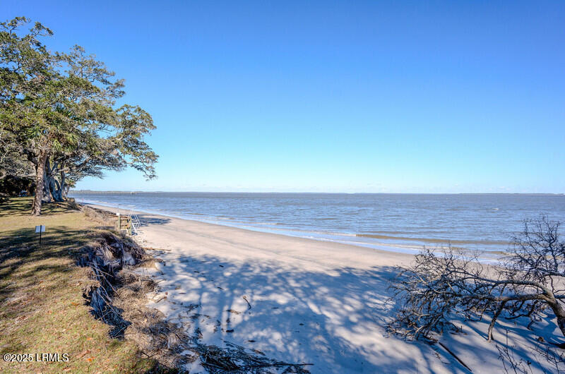 4 Saltwind Drive, St. Helena Island
