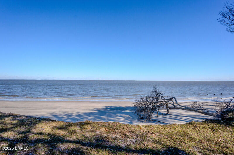 4 Saltwind Drive, St. Helena Island