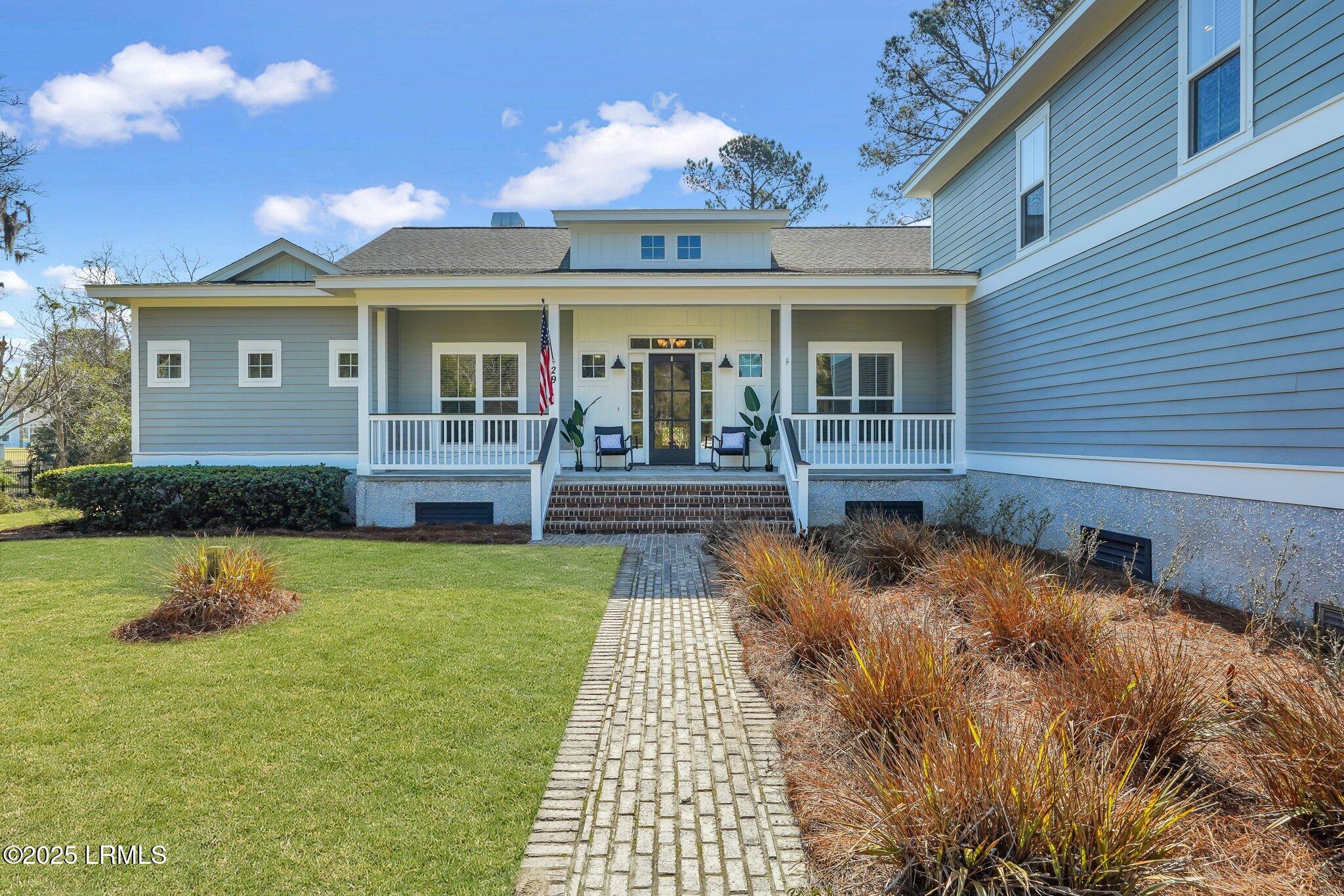 29 Dolphin Point Drive
