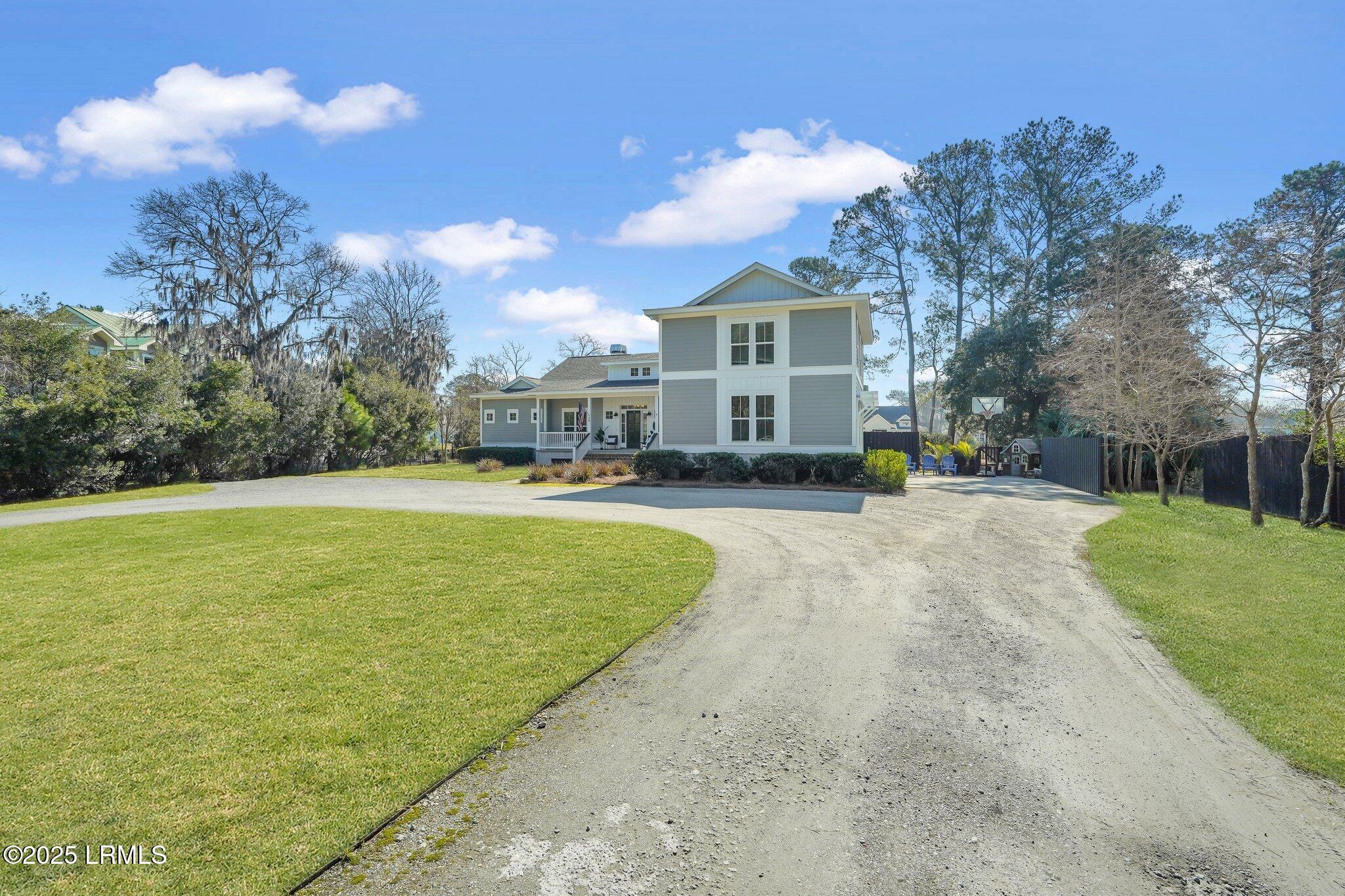 29 Dolphin Point Drive