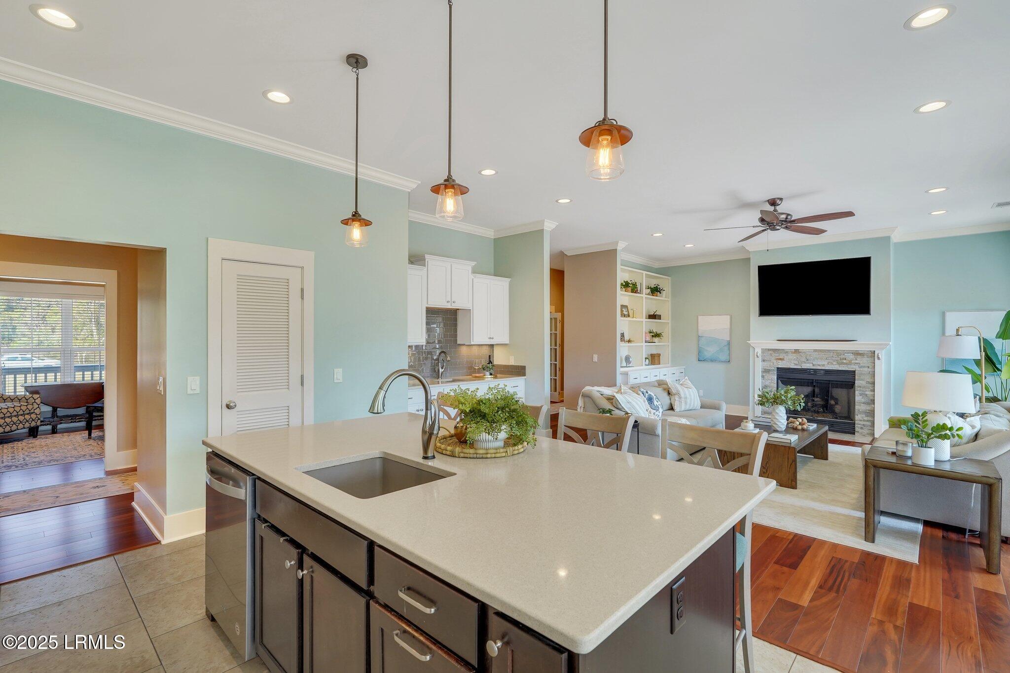 29 Dolphin Point Drive