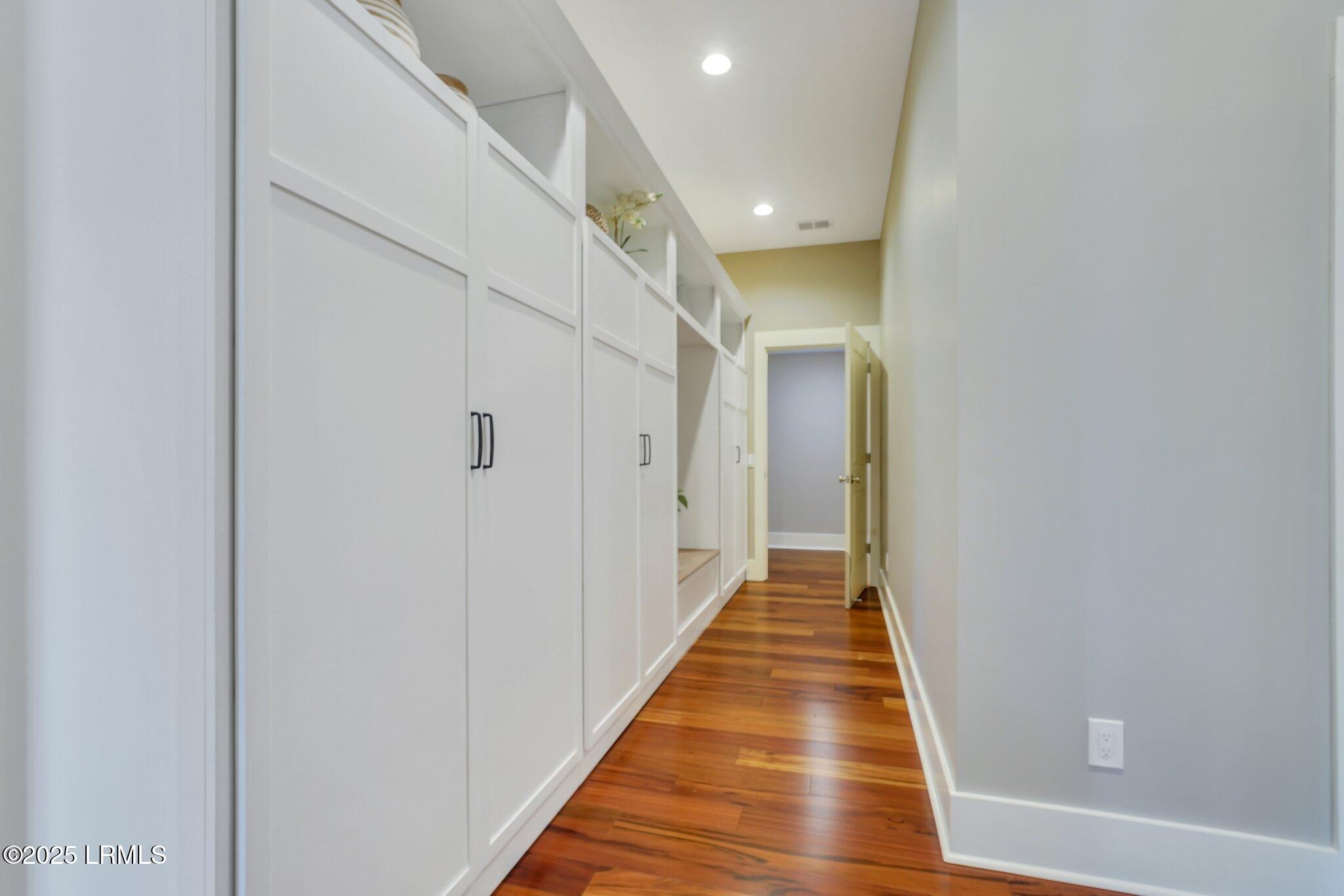 29 Dolphin Point Drive