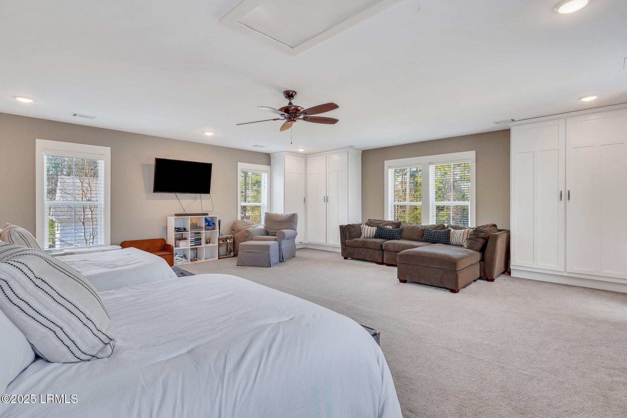 29 Dolphin Point Drive