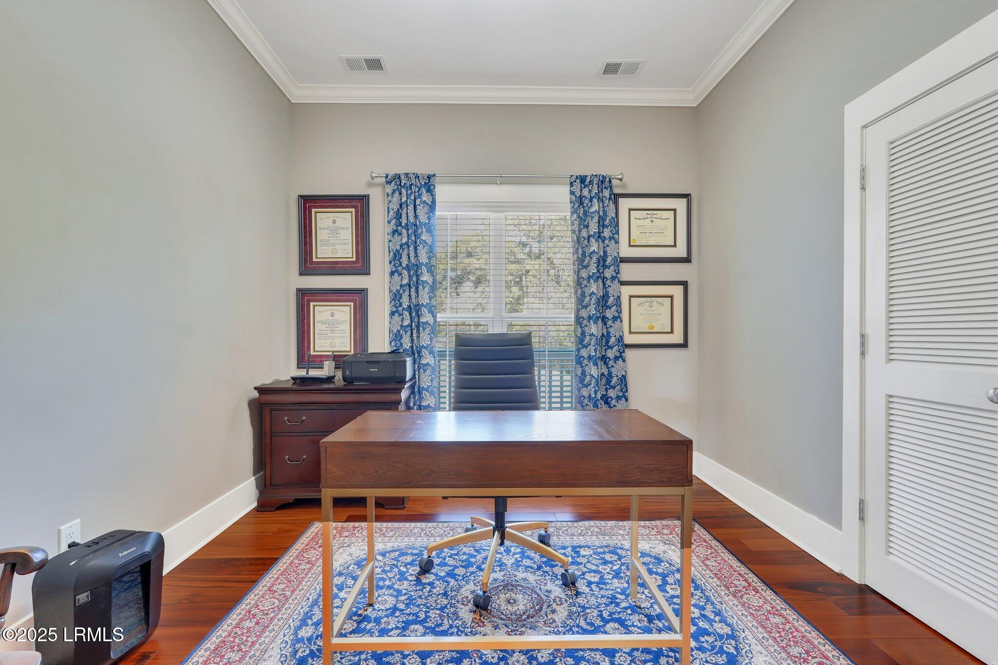 29 Dolphin Point Drive