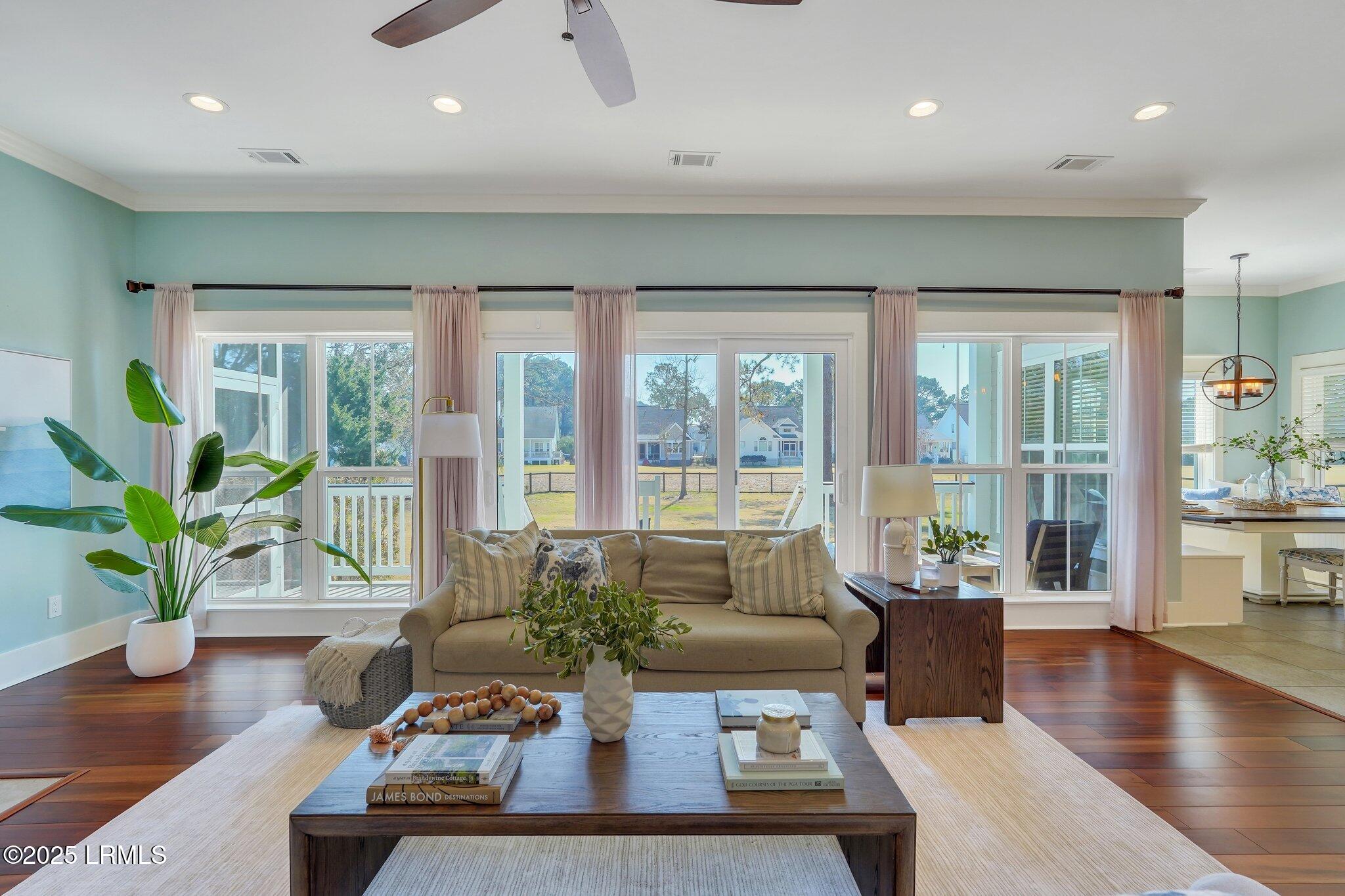 29 Dolphin Point Drive