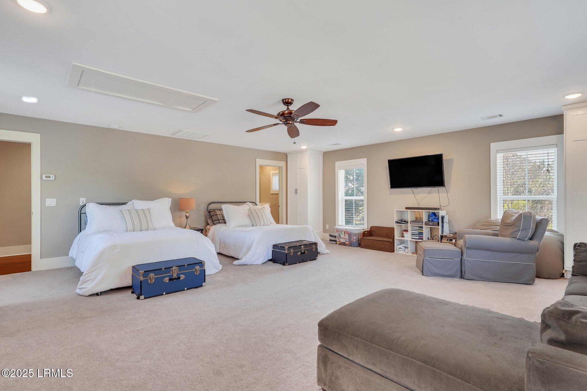 29 Dolphin Point Drive