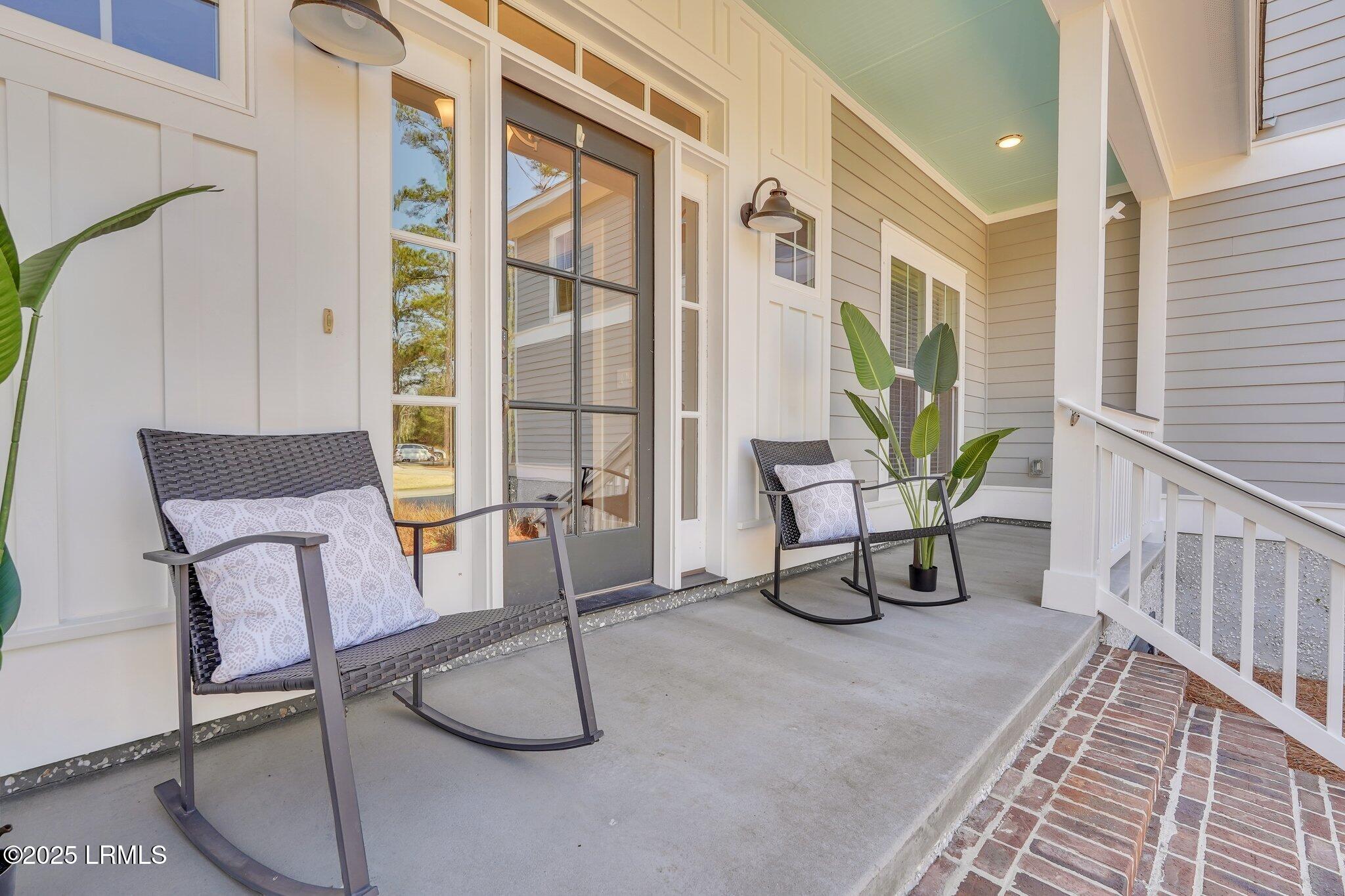 29 Dolphin Point Drive