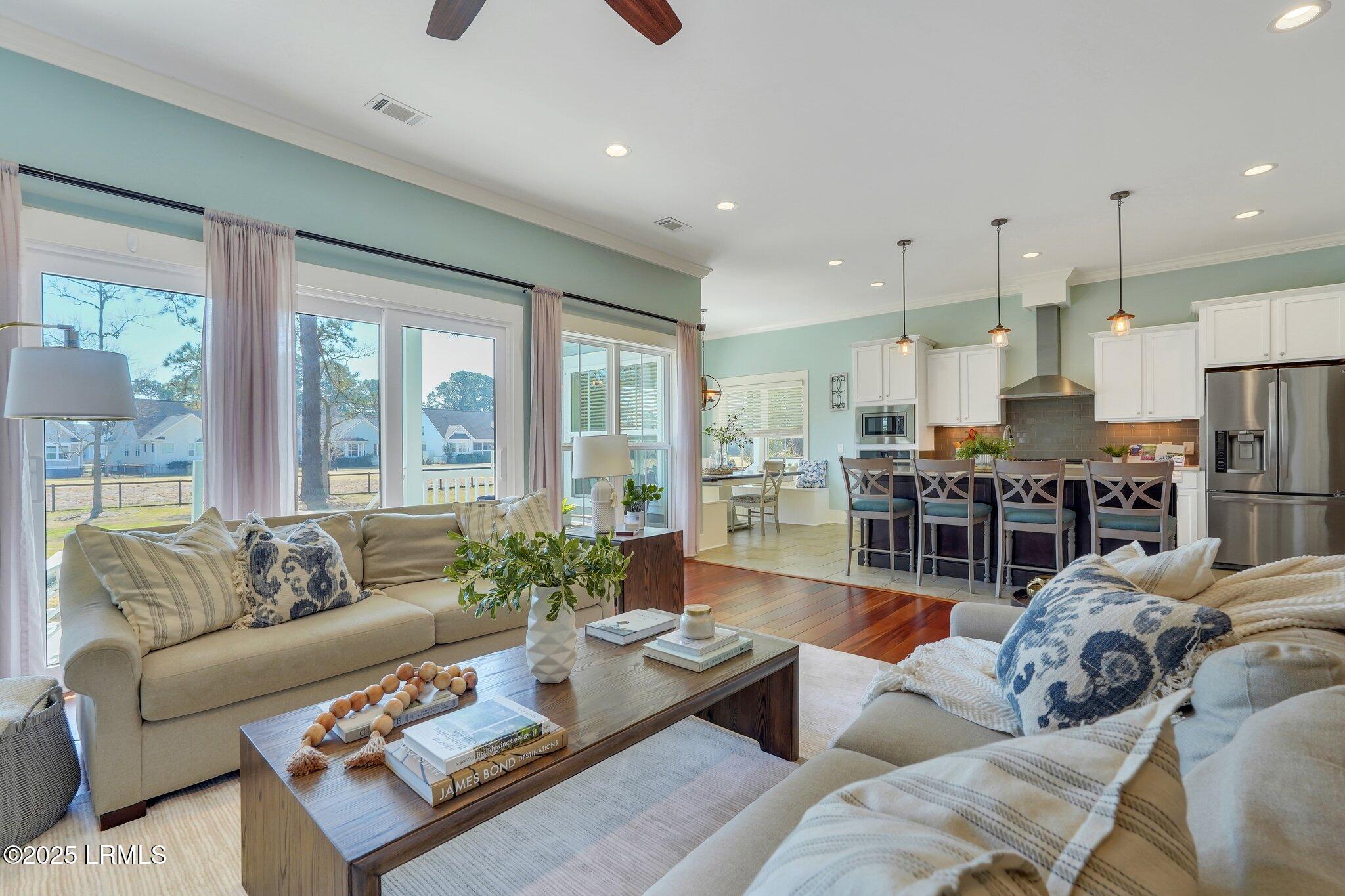 29 Dolphin Point Drive
