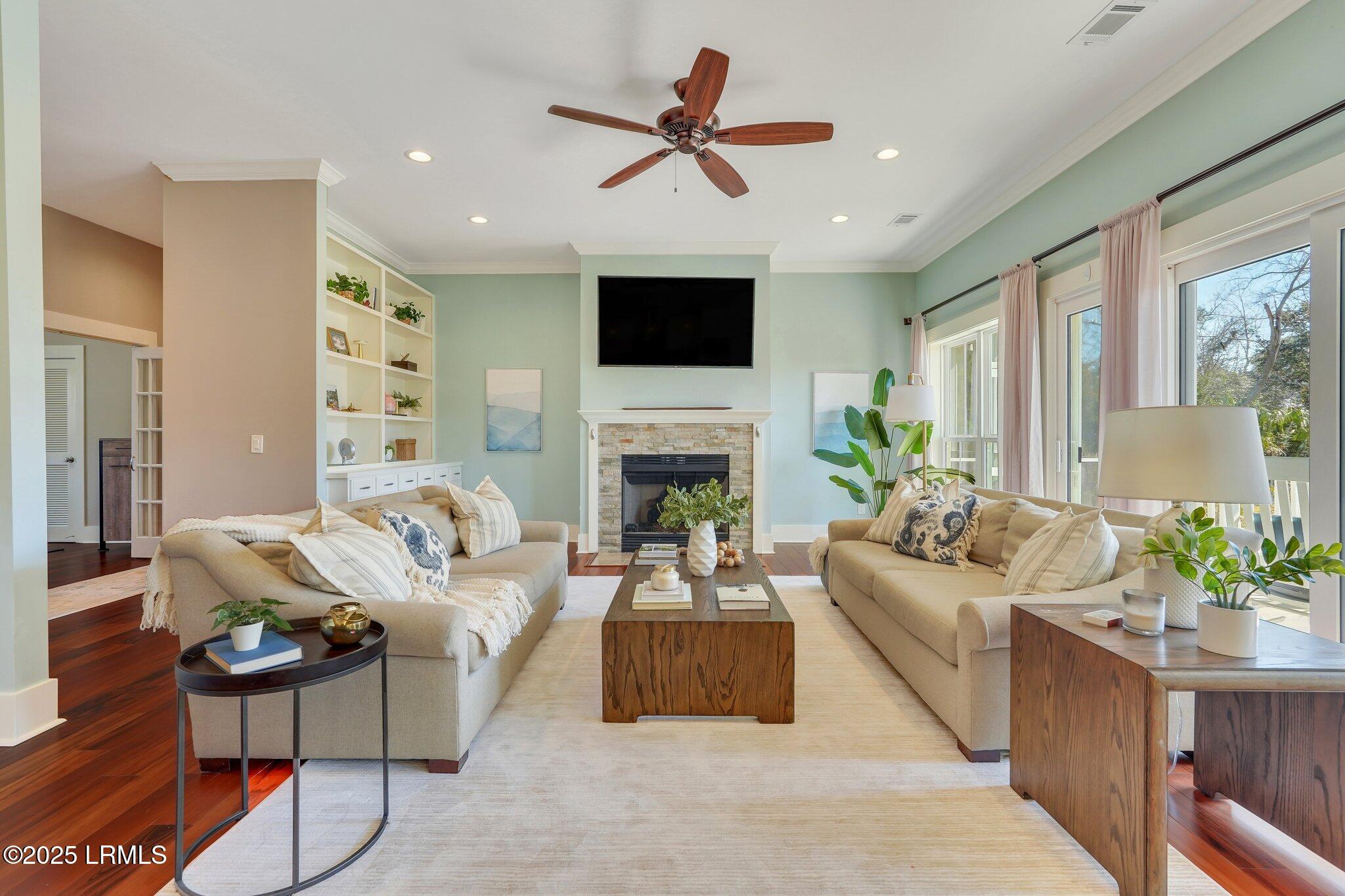 29 Dolphin Point Drive