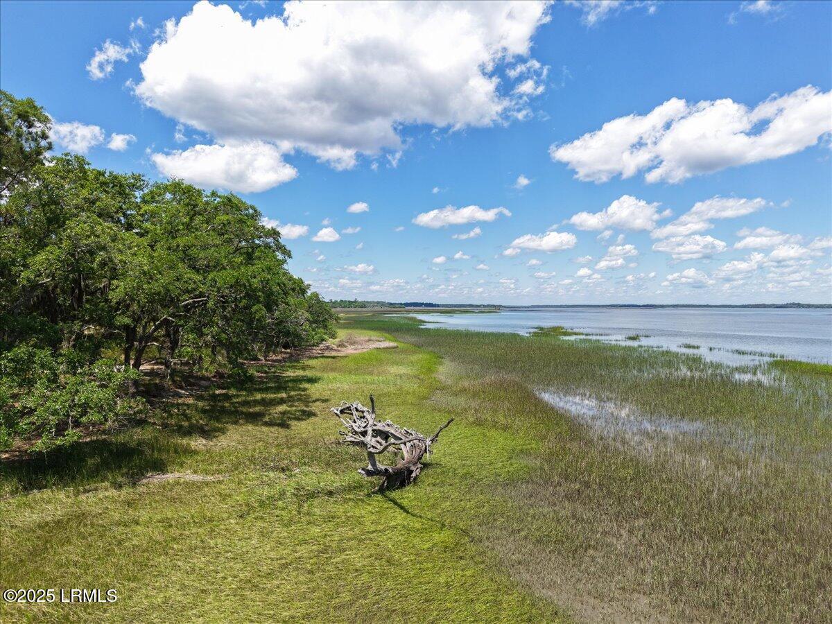 226 Old Plantation Drive W