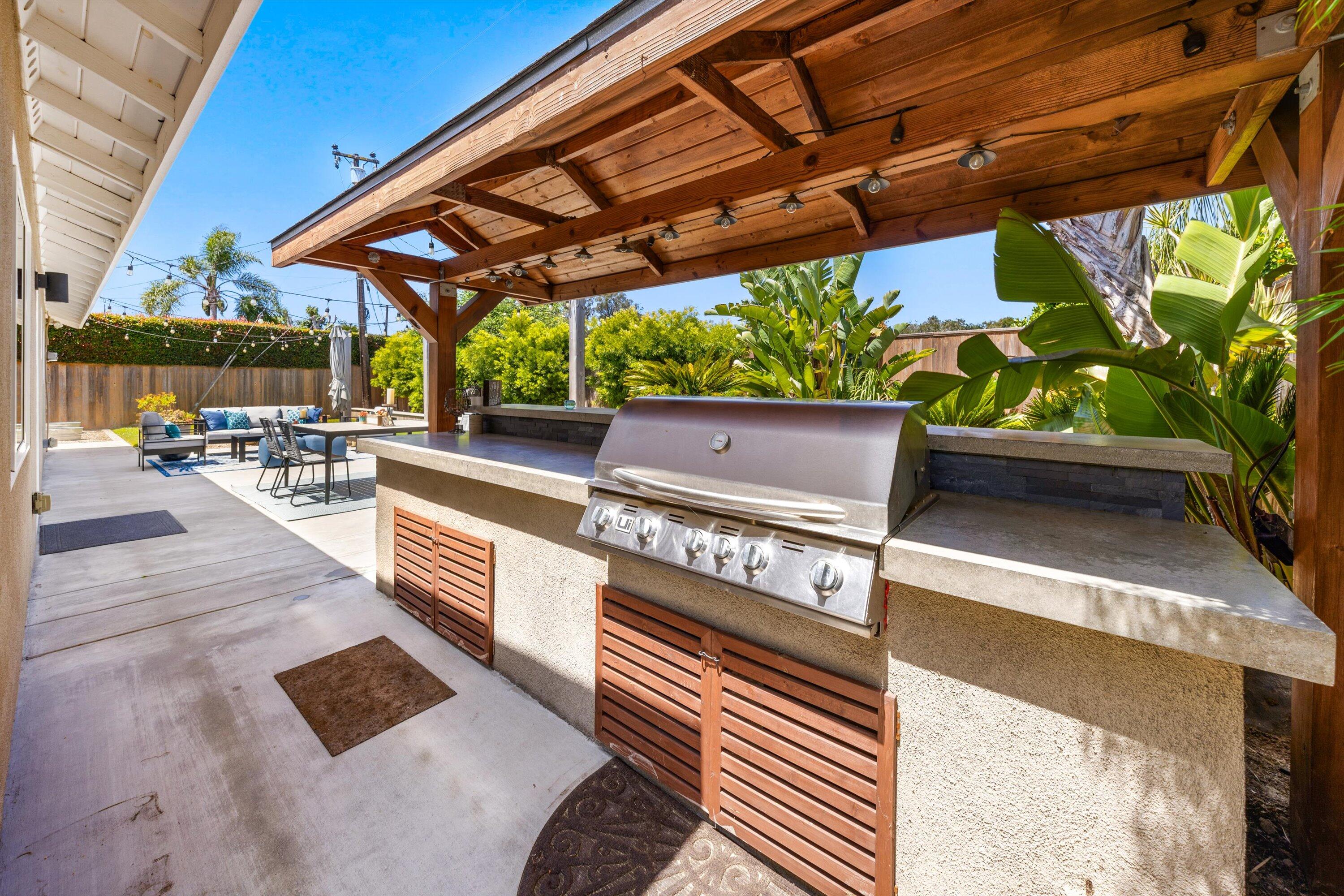 527 Dentro Drive