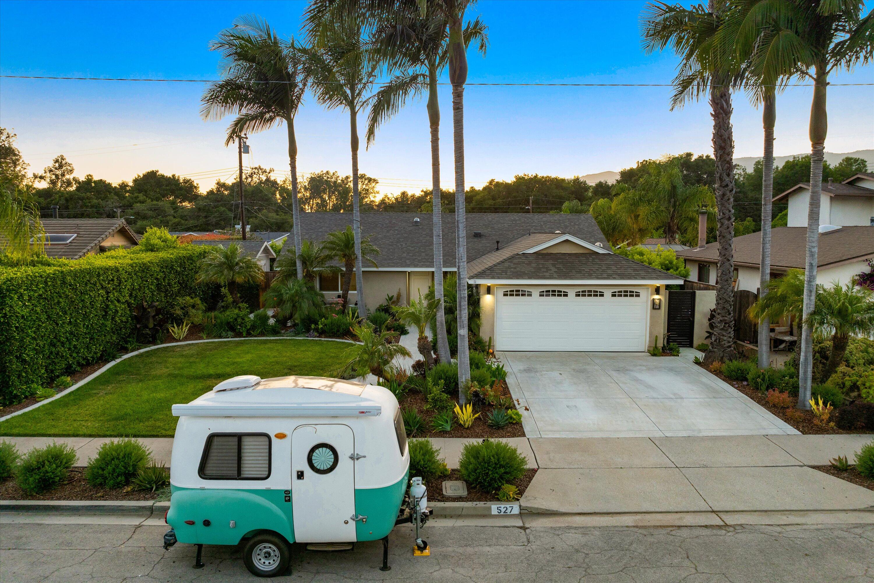 527 Dentro Drive