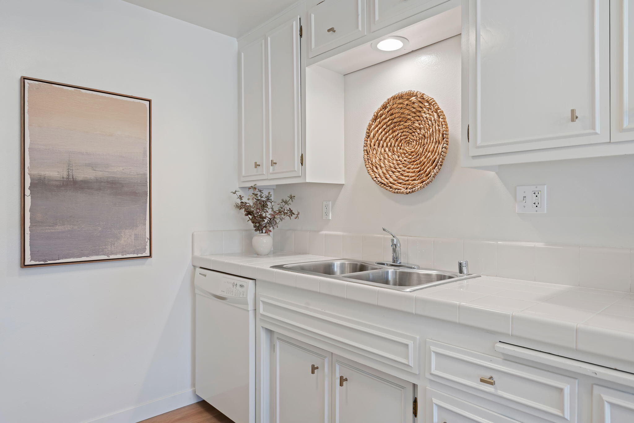 1600 Garden Street Apt 32