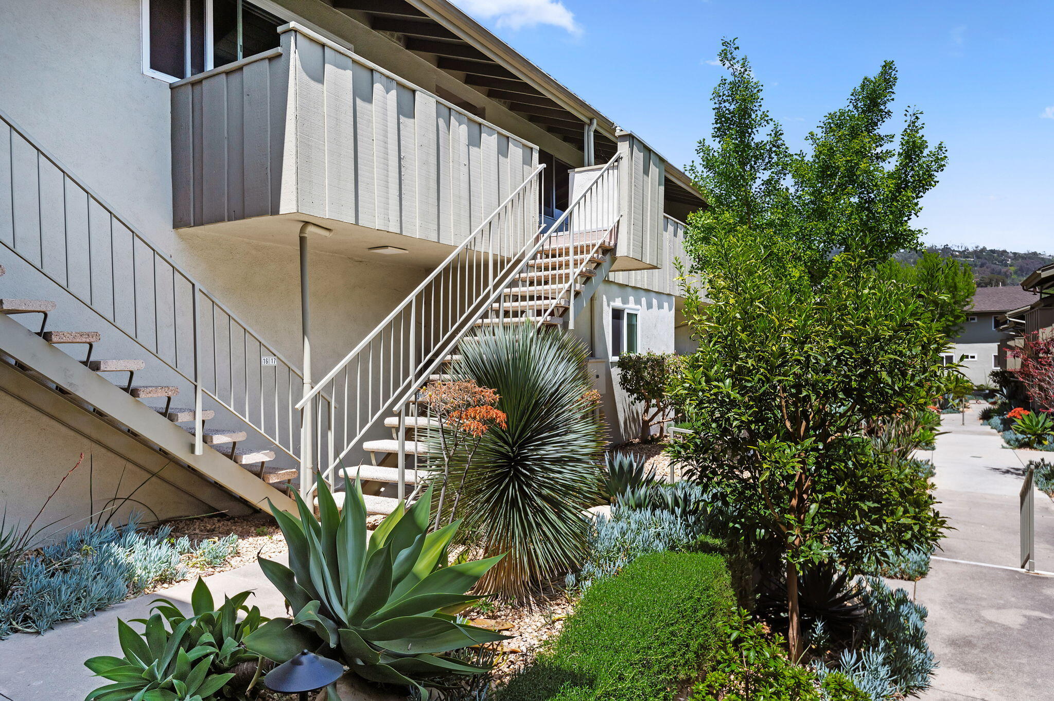 1600 Garden Street Apt 32